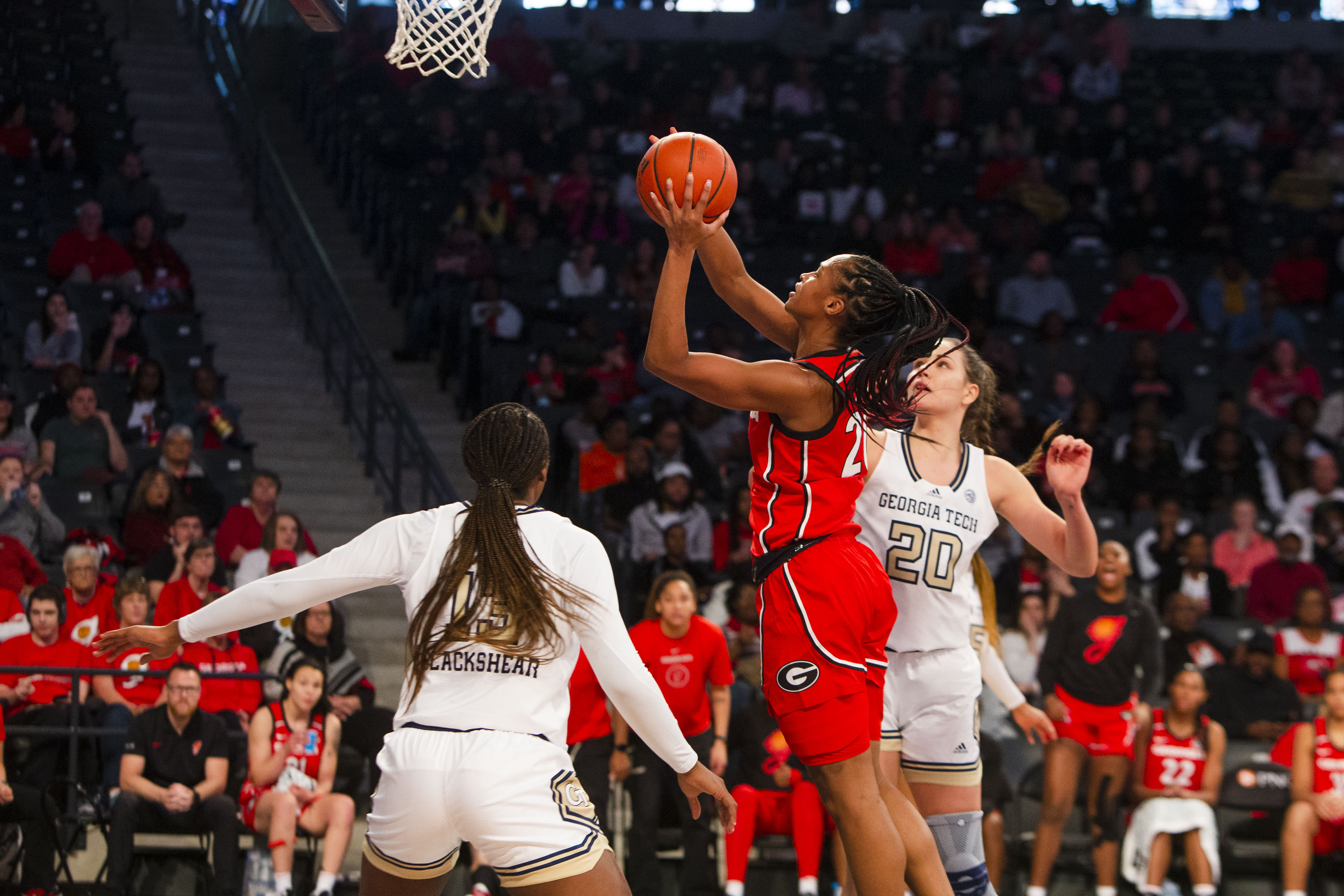 UW WBB Huskies Score Big, 2023 Elite PG Sayvia Sellers Commits »