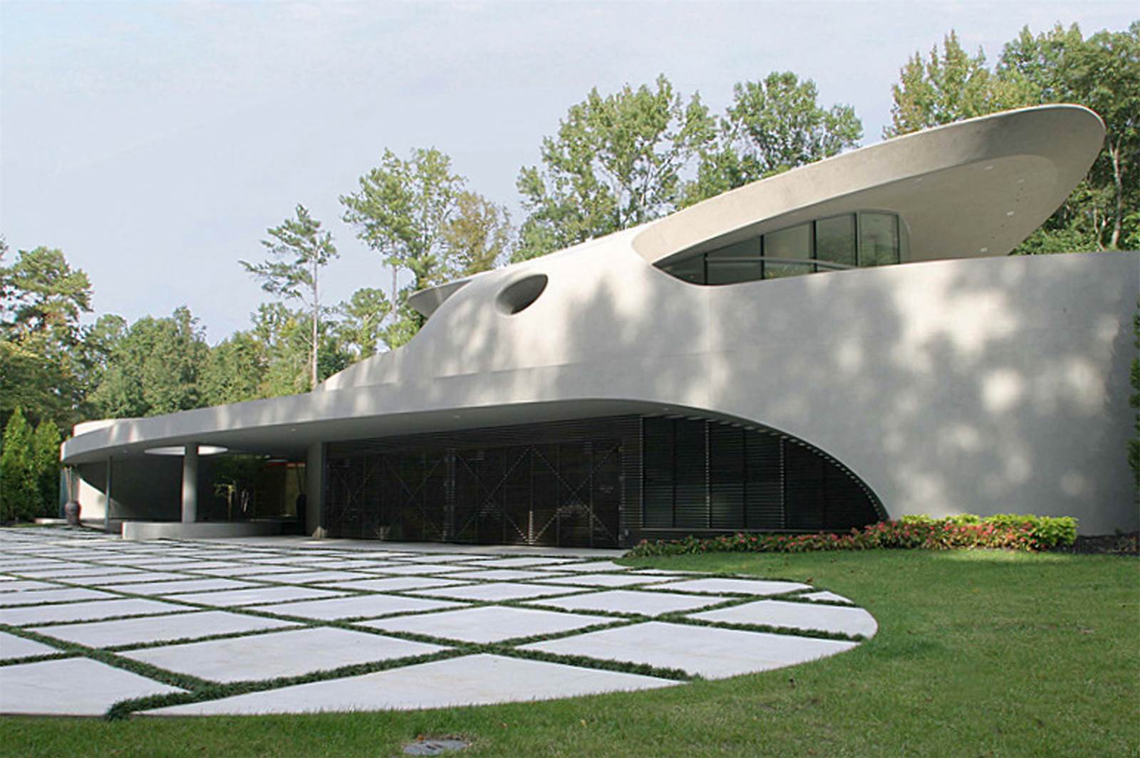 Inside music producer Dallas Austin's modern home