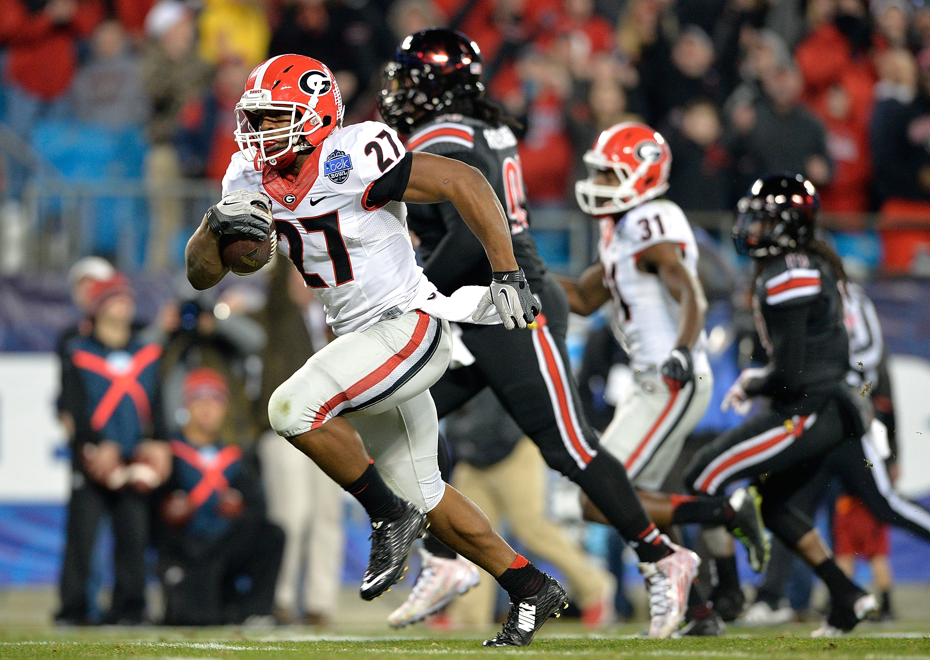 Georgia's Nick Chubb shatters records, Louisville's rush defense in Belk  Bowl