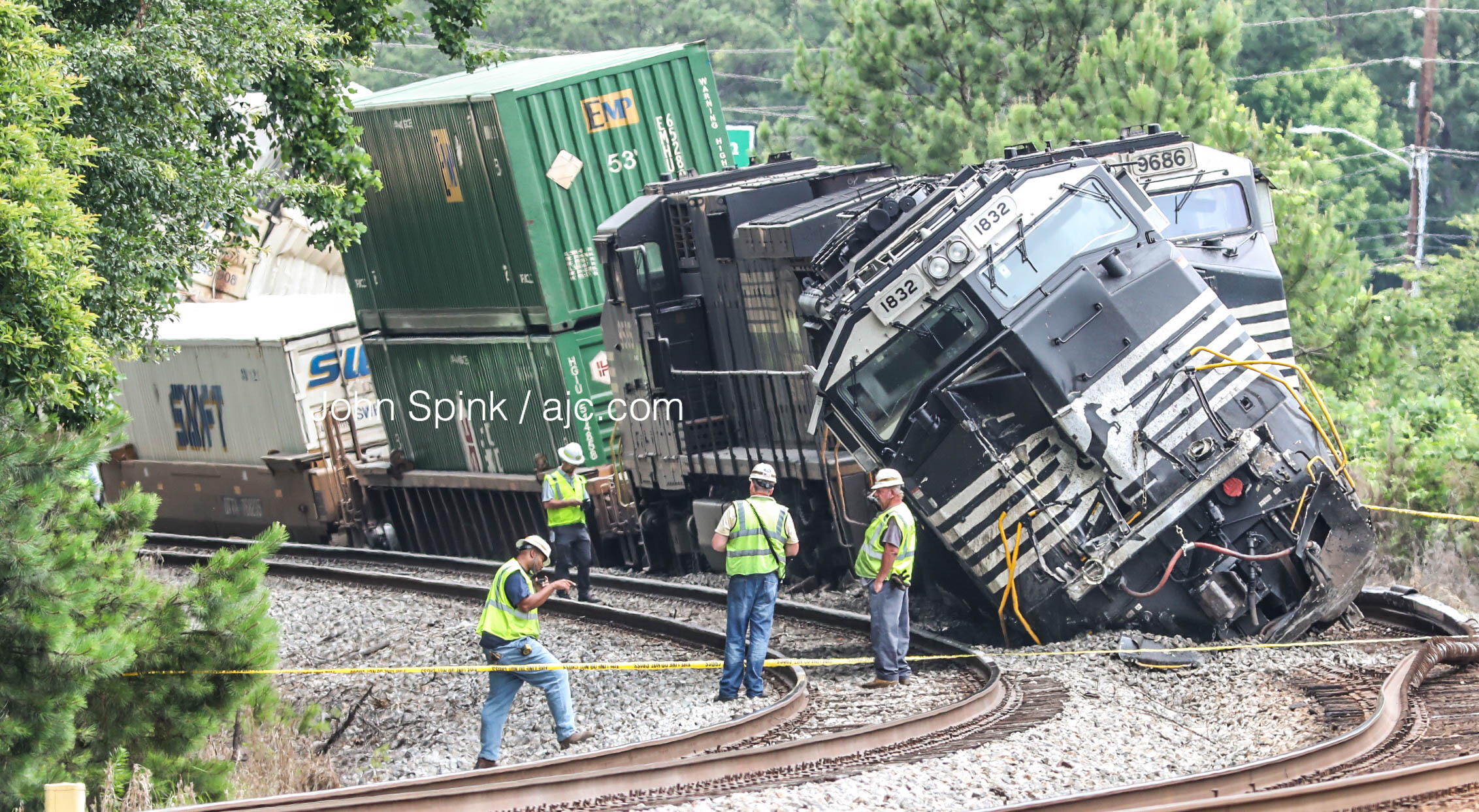Train Crashes Into Semitruck Derails Near Downtown Duluth