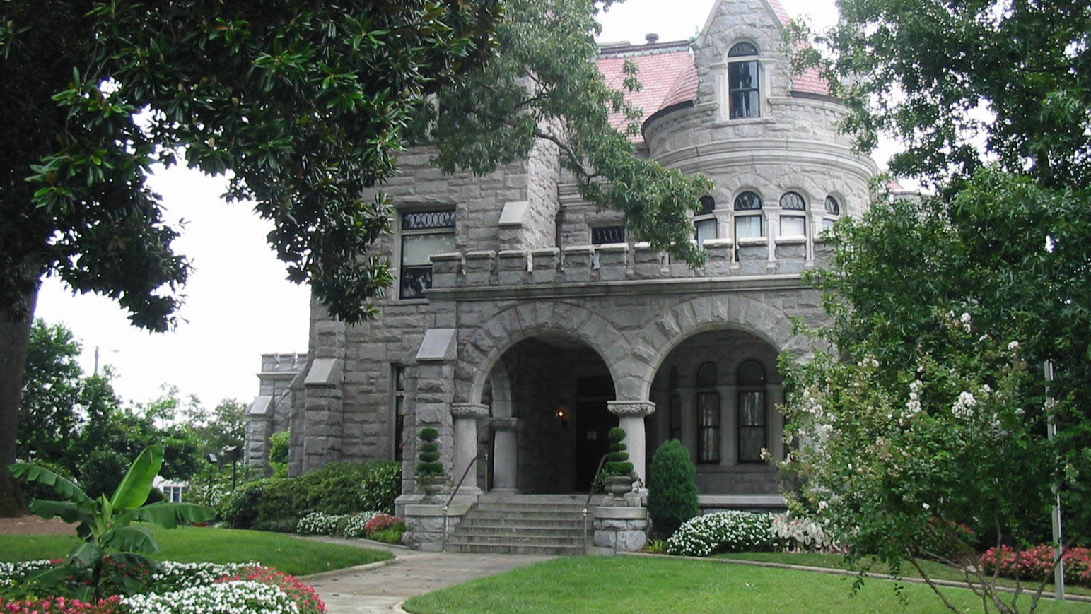 Halloween: Most haunted houses and mansions in Atlanta