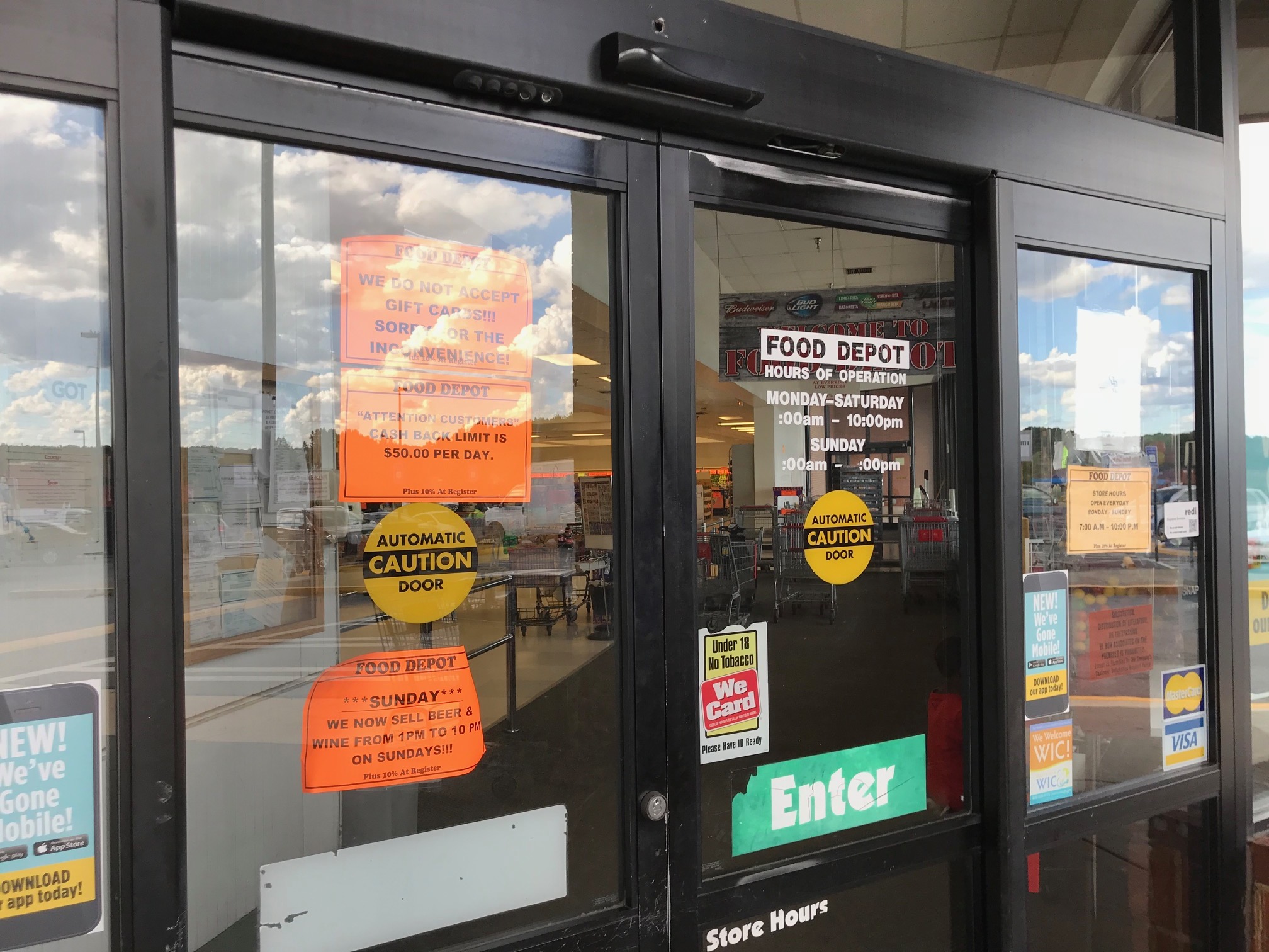 The Food Depot entrance where Wanda Smith's husband chased Katt Williams last night after a verbal altercation. CREDIT: Rodney Ho/rho@ajc.com