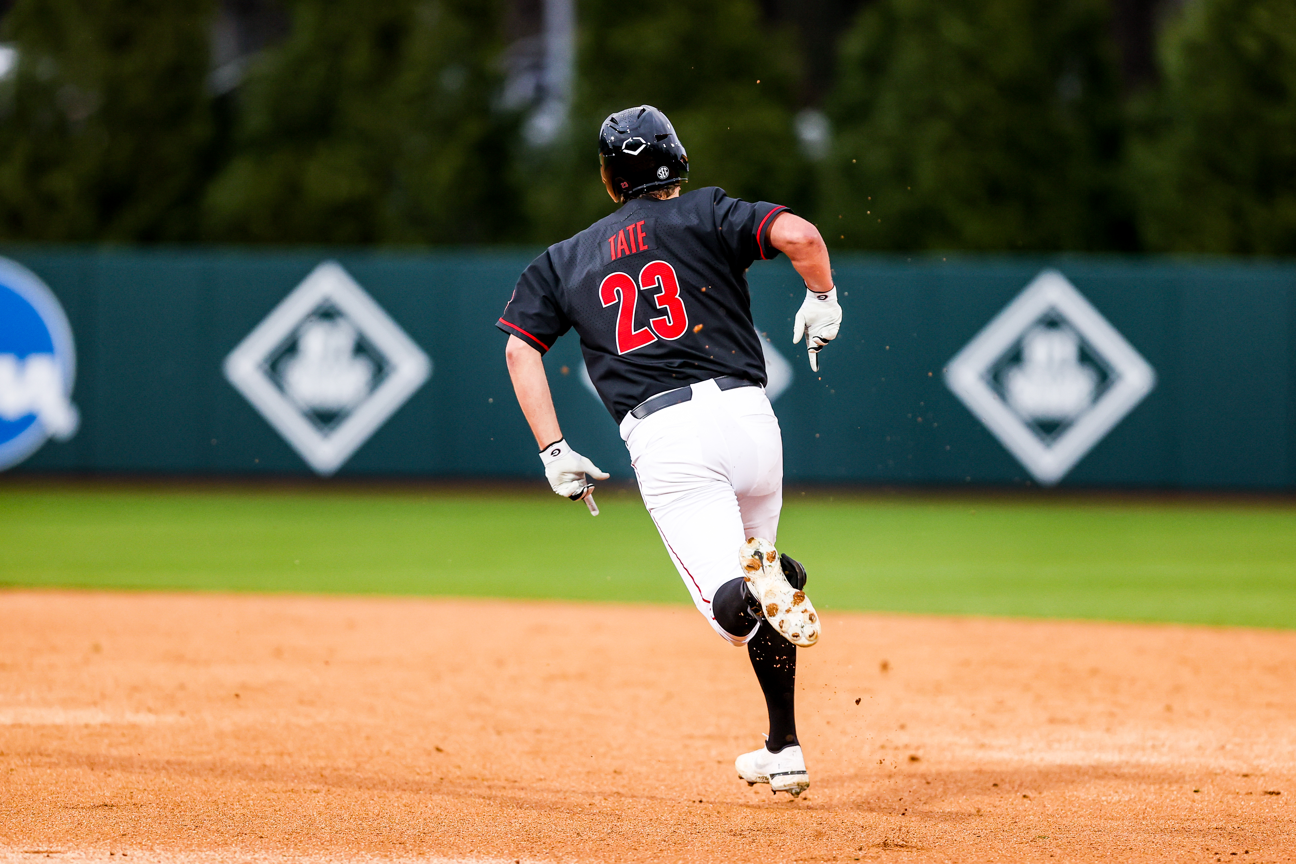 Georgia baseball outlasts Kennesaw State 7-6 to close out road