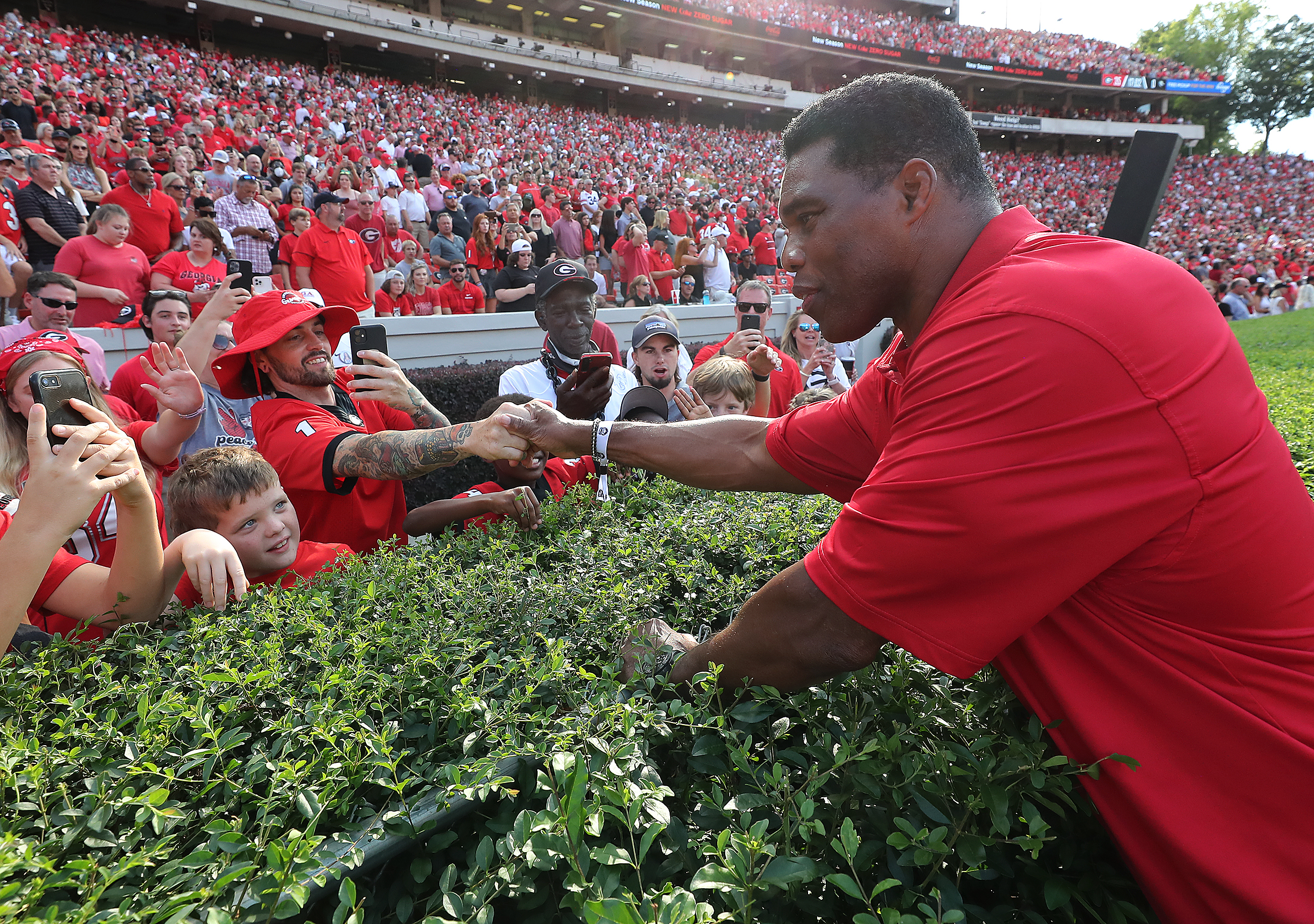 How Herschel Walker left college and spurned the NFL to join