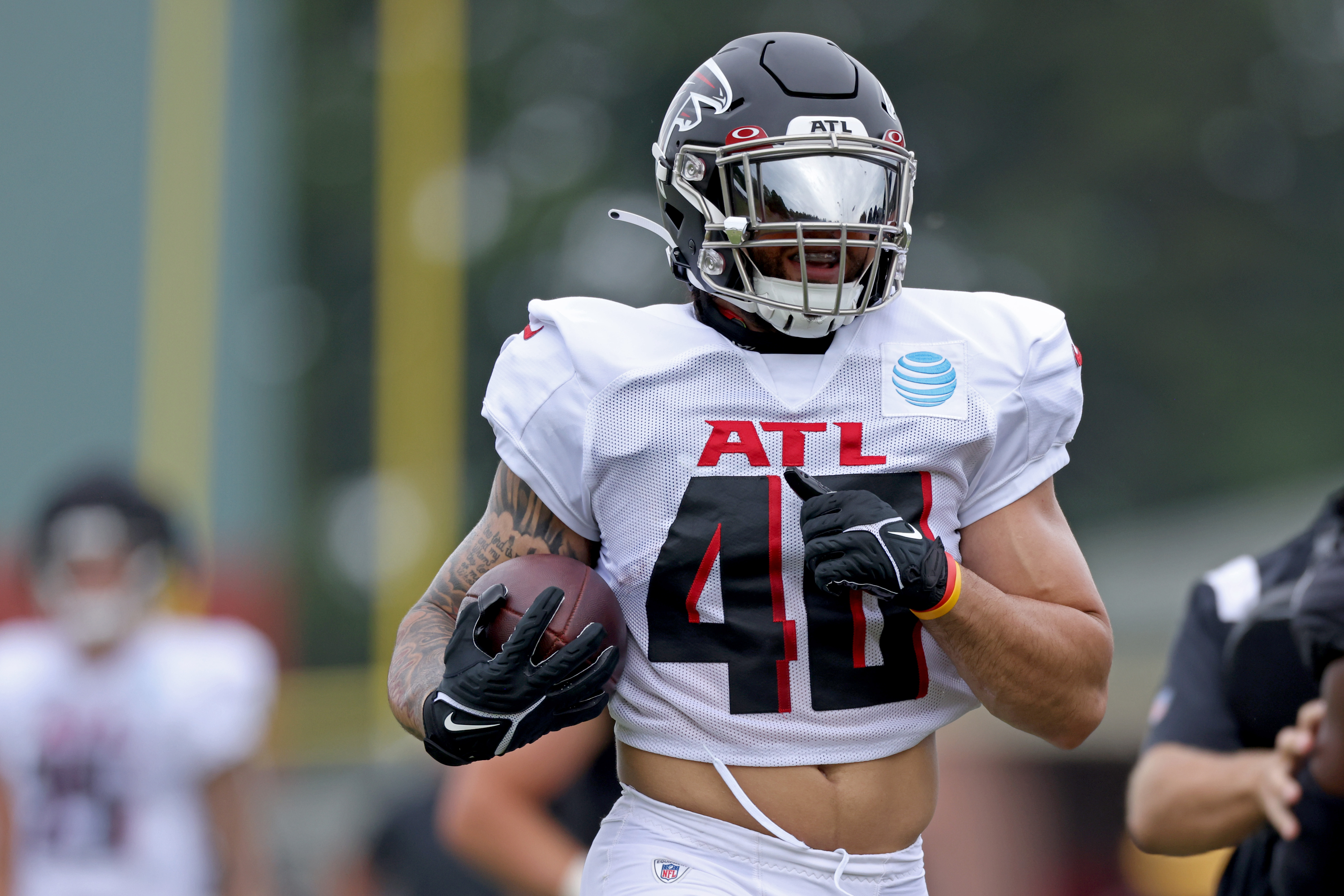 Atlanta Falcons Re-Sign 'Selfless' FB Keith Smith, Fortifying Run Game -  Sports Illustrated Atlanta Falcons News, Analysis and More