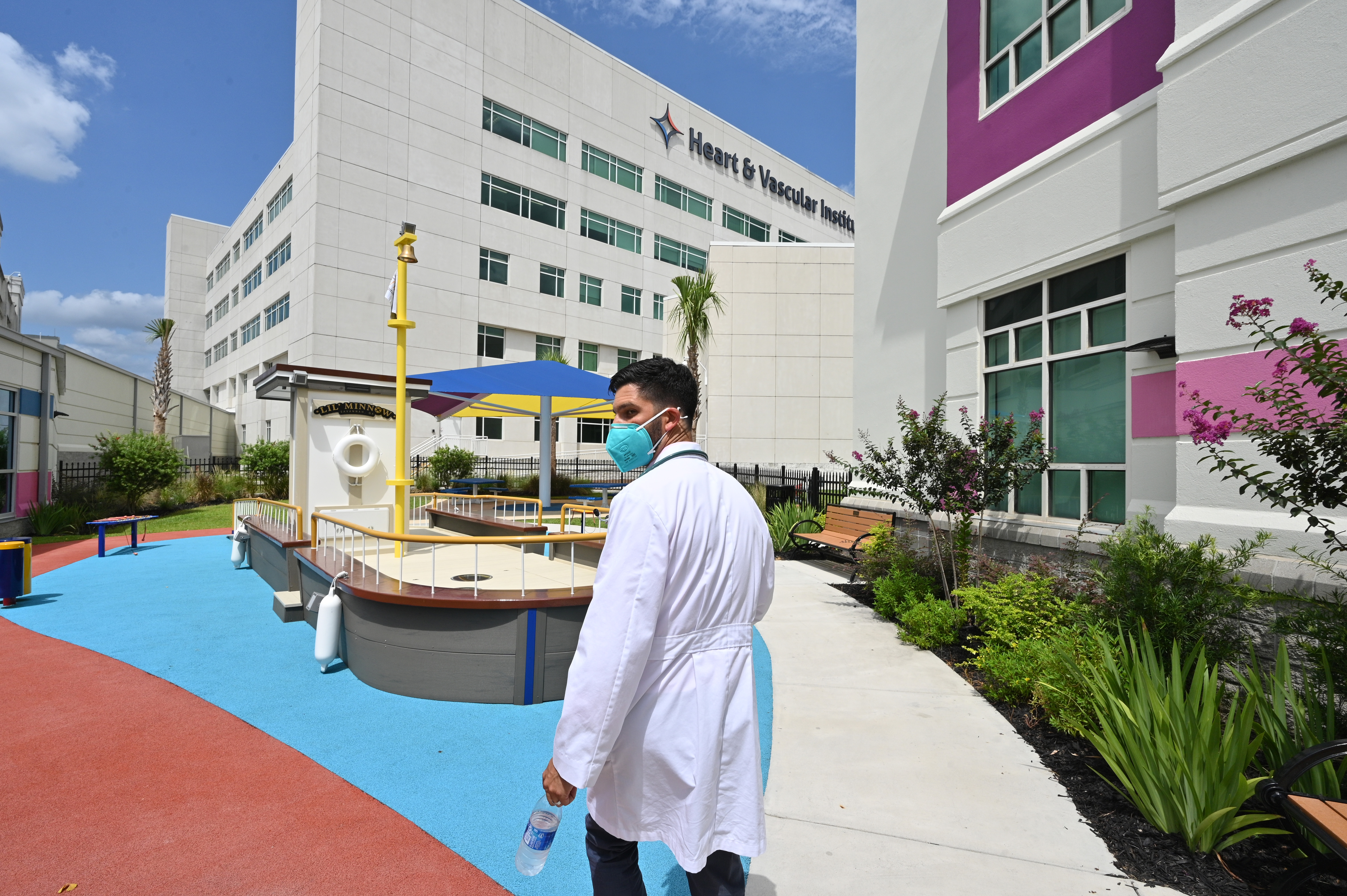 Dr. Michael Bossak, a pediatrician, shows off an outdoor play area at Memorial Health Dwaine & Cynthia Willett Children's Hospital of Savannah on Thursday, September 2, 2021. (Hyosub Shin / Hyosub.Shin@ajc.com)