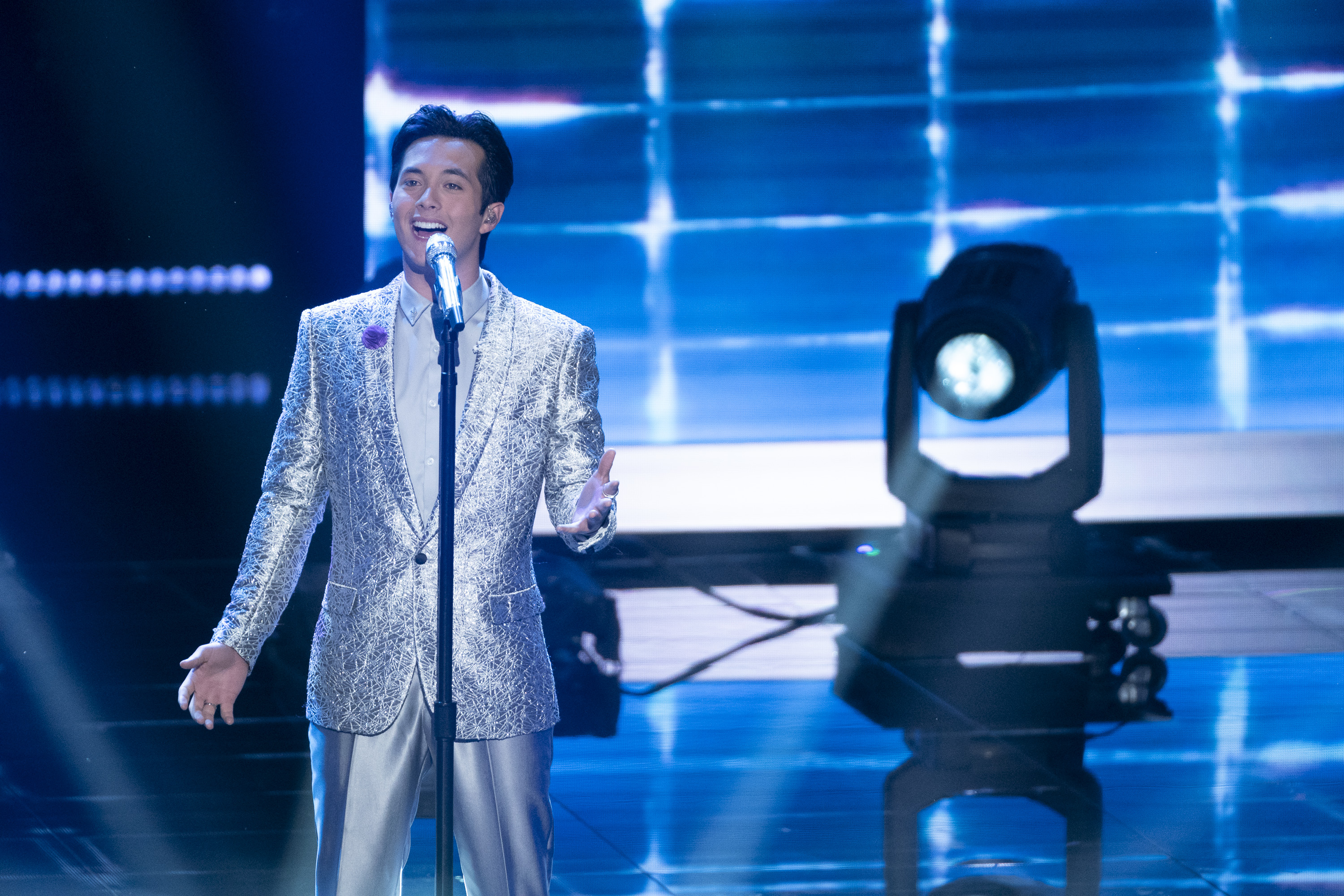 American Idol' notes: Laine Hardy has COVID-19, Scotty McCreery lands 3rd  No. 1 in row, Kelly Clarkson's Hollywood Walk of Fame star