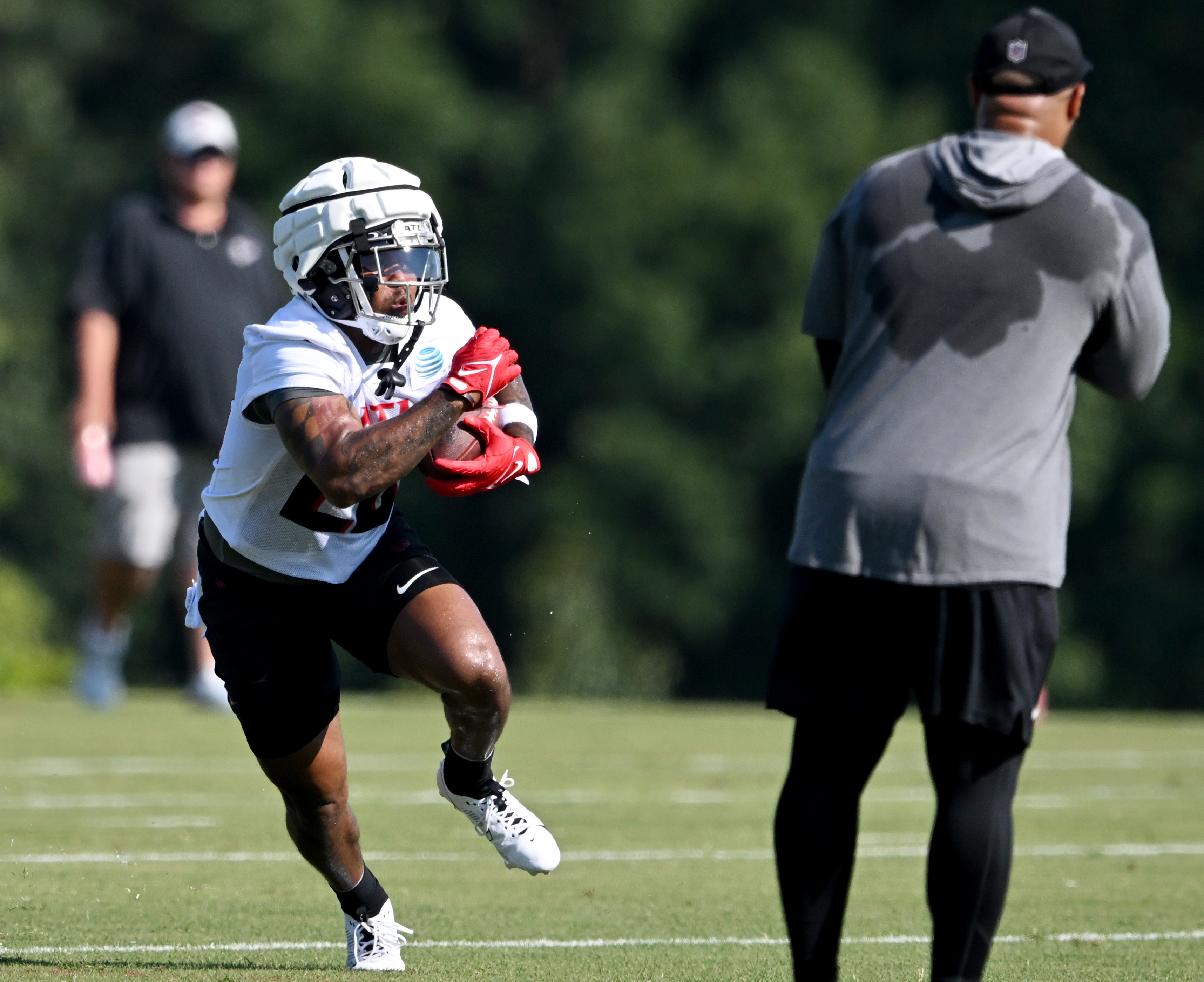 Atlanta Falcons quarterback Desmond Ridder (9) is shown during the first  day of team's NFL football training camp pratice Wednesday, July 26, 2023,  in Flowery Branch, Ga. (AP Photo/John Bazemore Stock Photo - Alamy