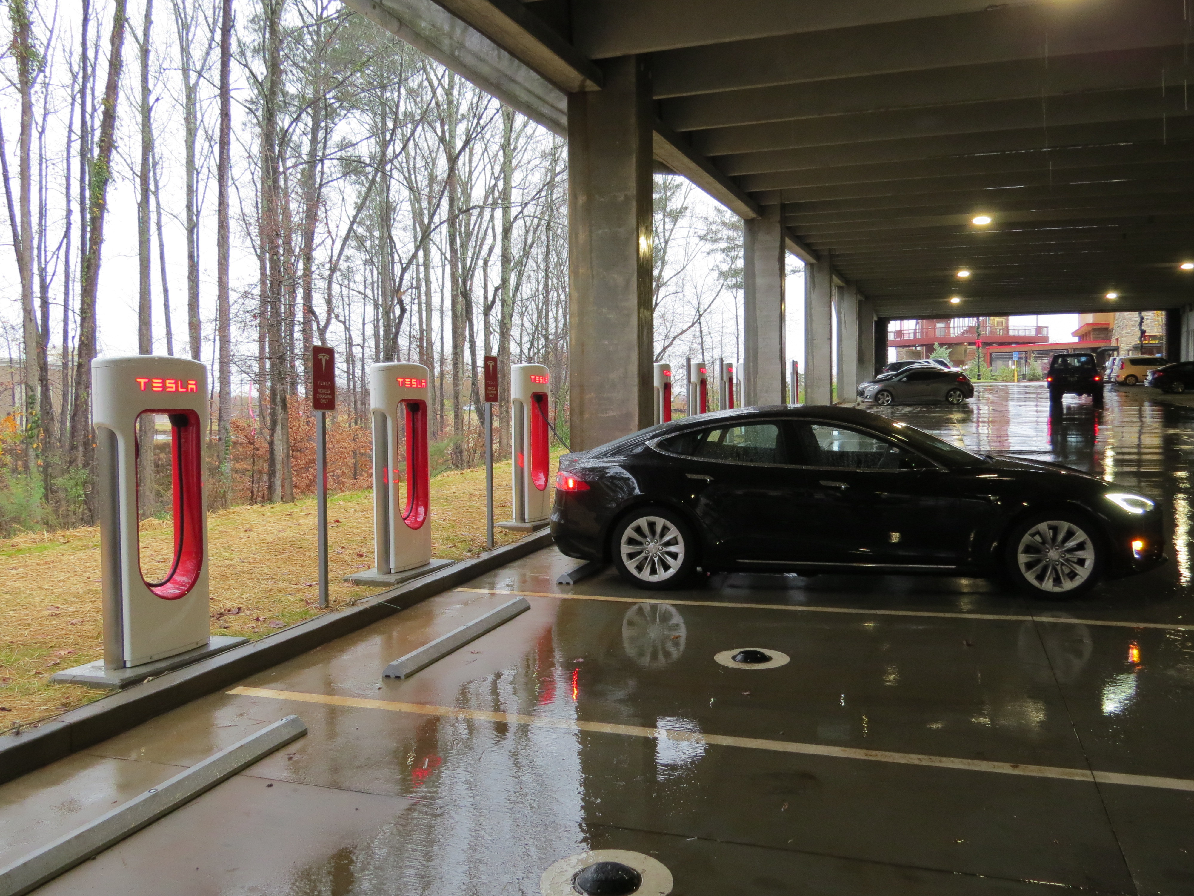 Peachtree Corners has worked together with Hubject to install a state-of-the-art electric vehicle fast-charging plaza capable of charging up to 16 vehicles simultaneously at Peachtree Corners Town Center. (Courtesy City of Peachtree Corners)