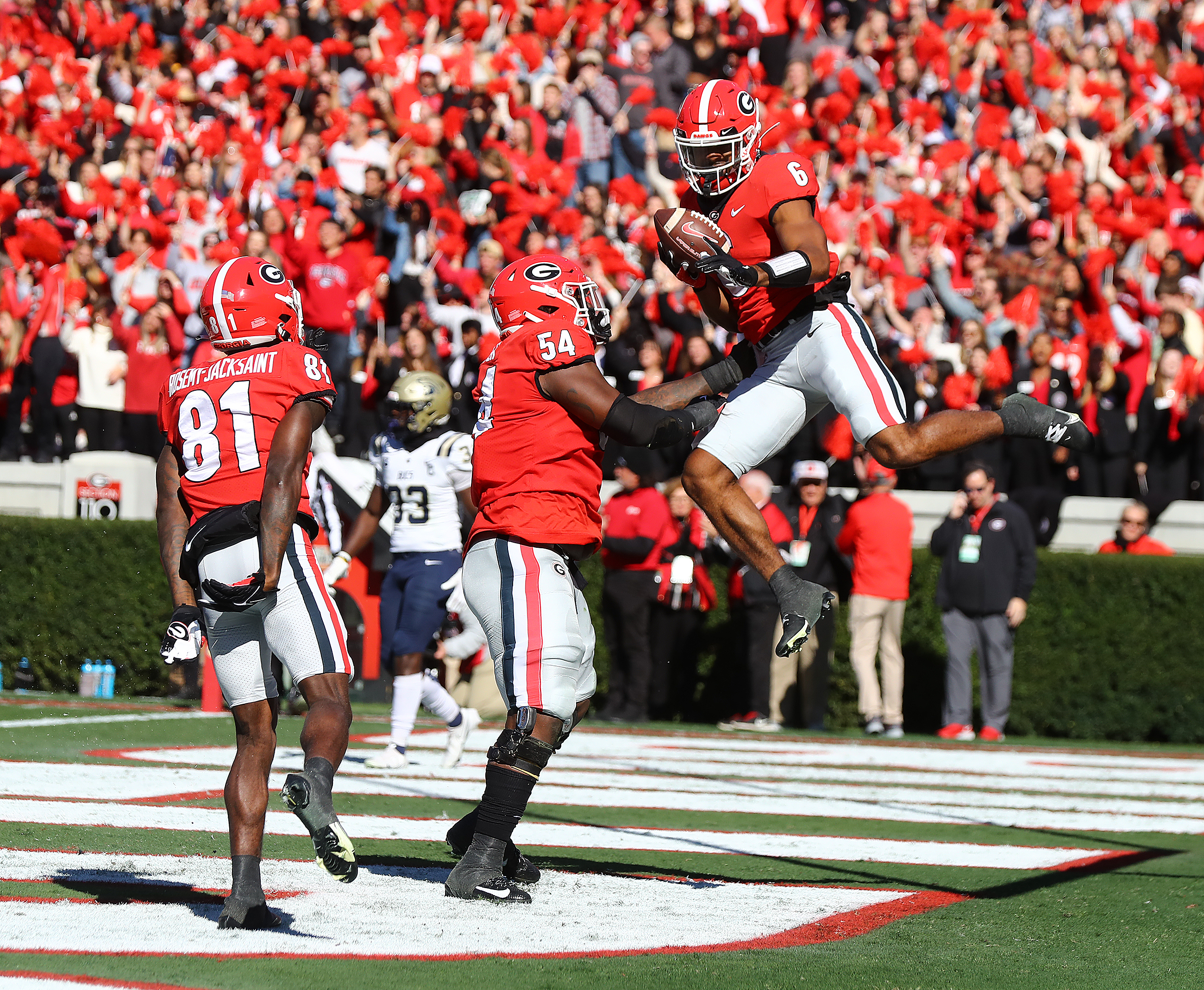 Georgia DL Jordan Davis scores a touchdown vs Charleston Southern 