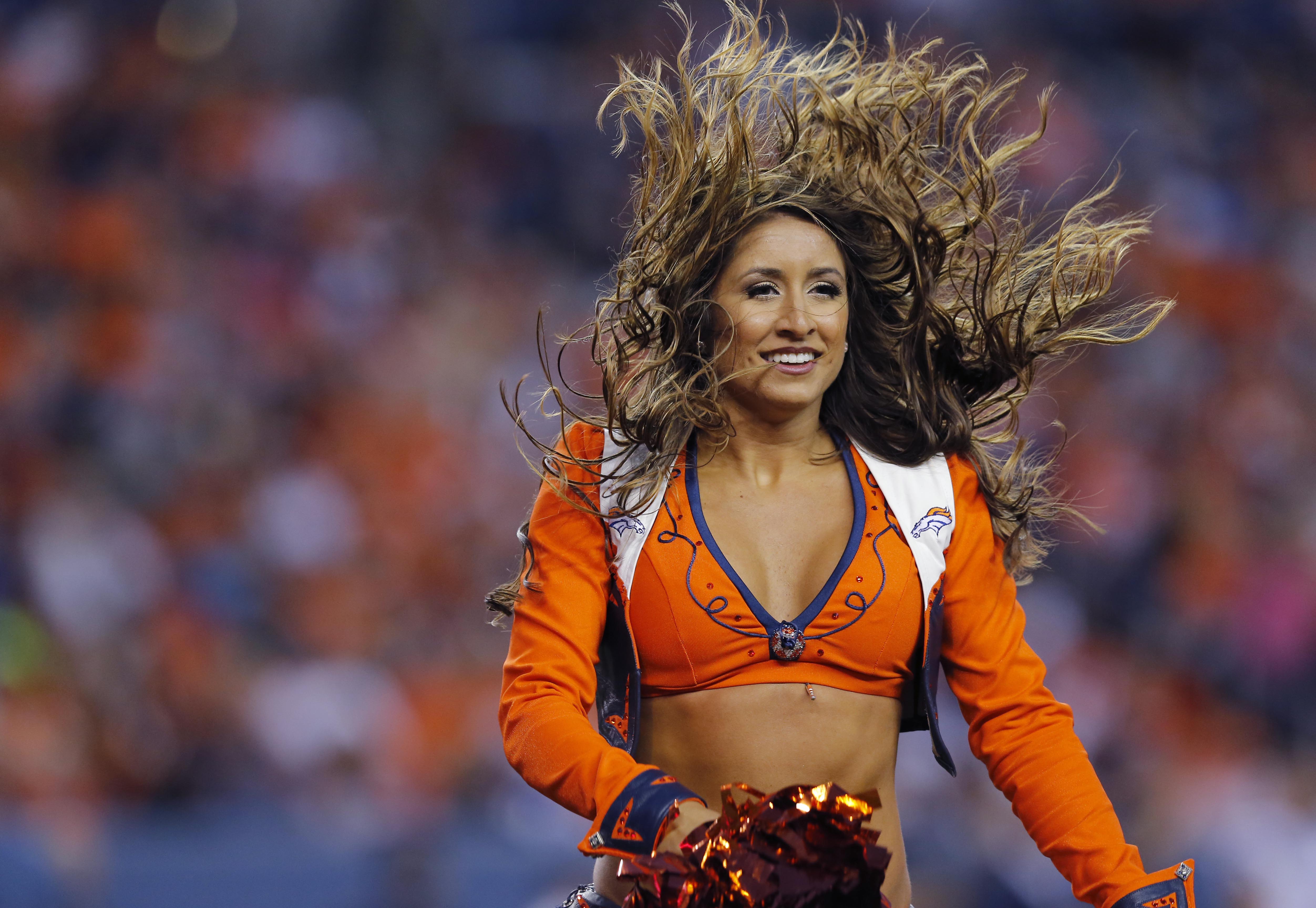 Yahoo Sports: NFL Cheerleaders Preseason Week 3 – Ultimate