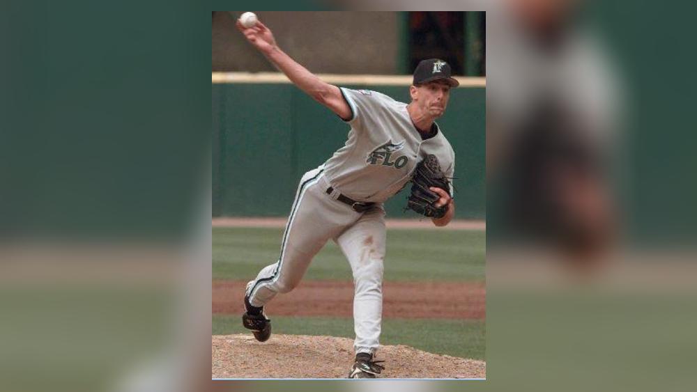 Former MLB pitcher Kevin Brown reportedly held mail thieves at gunpoint