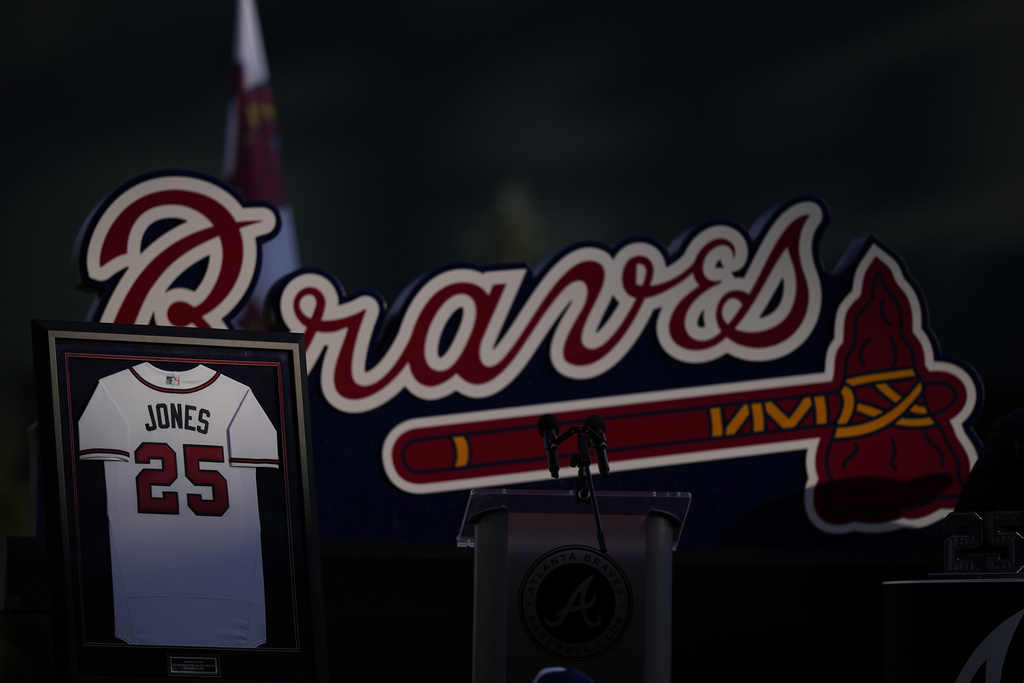 Braves retire Andruw Jones' No. 25