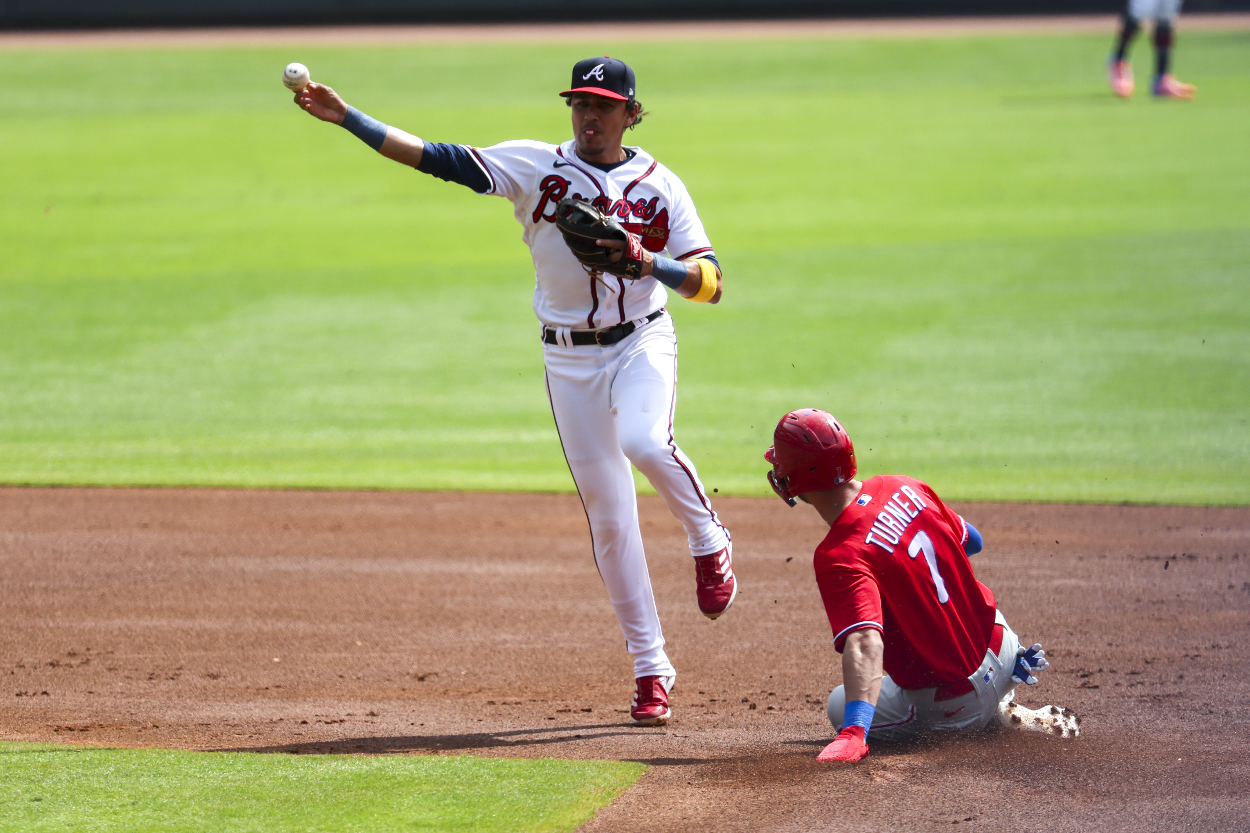 Bartolo Colon debuts for Braves with start vs. former Mets mates