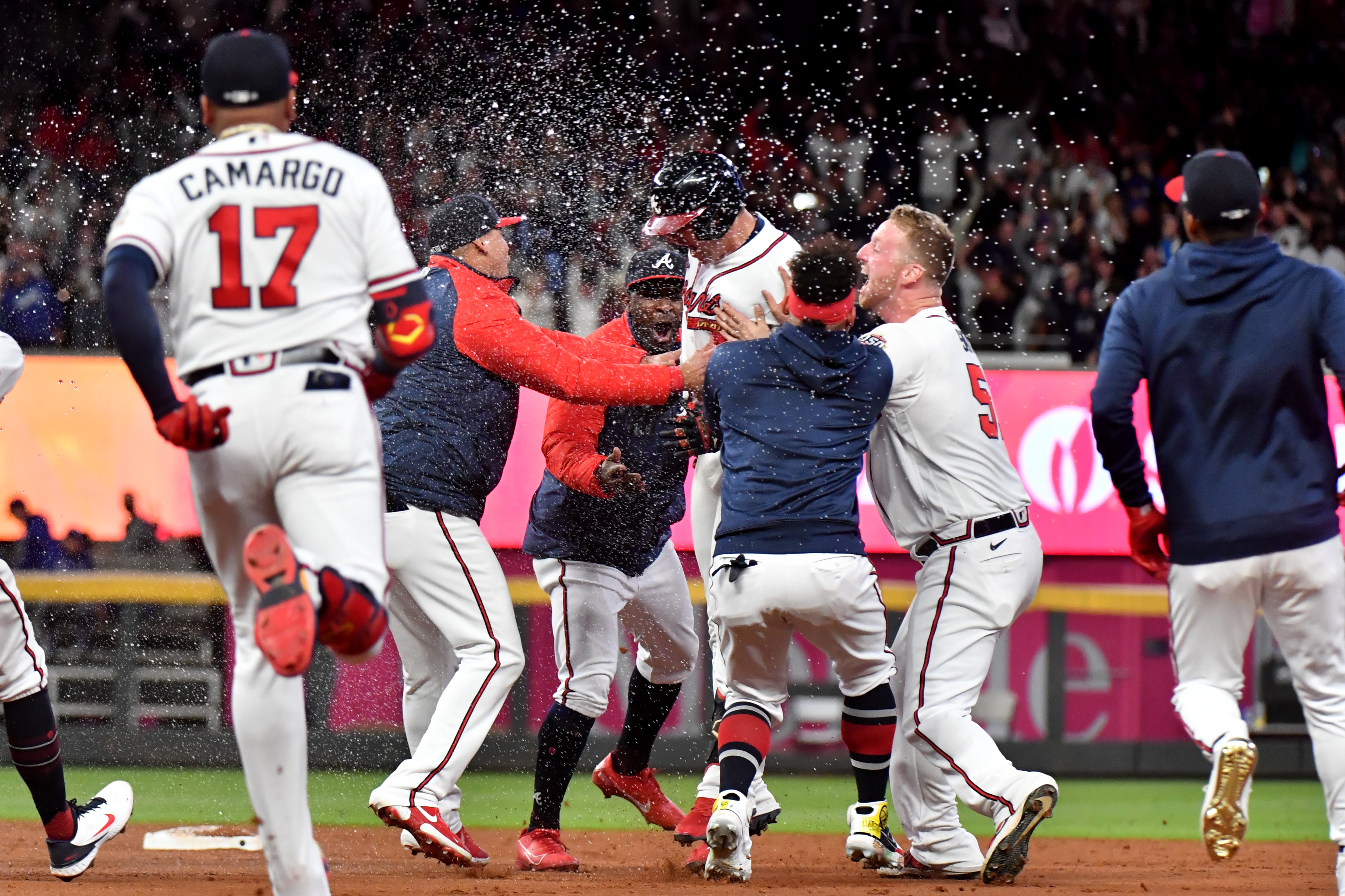 NLCS: Austin Riley and Atlanta Beat Dodgers With Game 1 Walk-Off