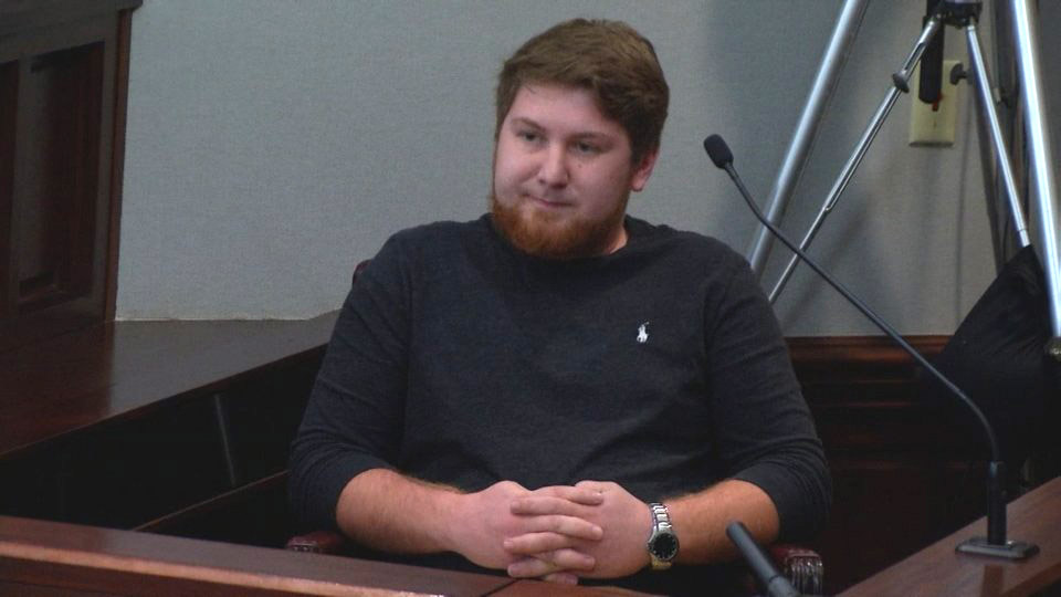 Mark Wilson, who was at the Cobb County jail at the same time as Justin Ross Harris, testifies at Harris' murder trial at the Glynn County Courthouse in Brunswick, Ga., on Tuesday, Oct. 18, 2016. (screen capture via WSB-TV)