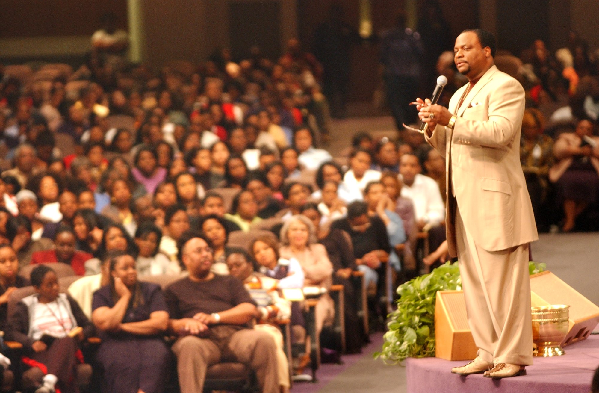 Bishop Eddie Long, Senior Pastor of the Church, speaks during Wednesday night Bible Study on April 9, 2003. New Birth Missionary Baptist Church in Lithonia, Ga. is one of the mega-churches in Atlanta Metro area with a membership of about 25,000 people. Long became pastor of the church in 1987.