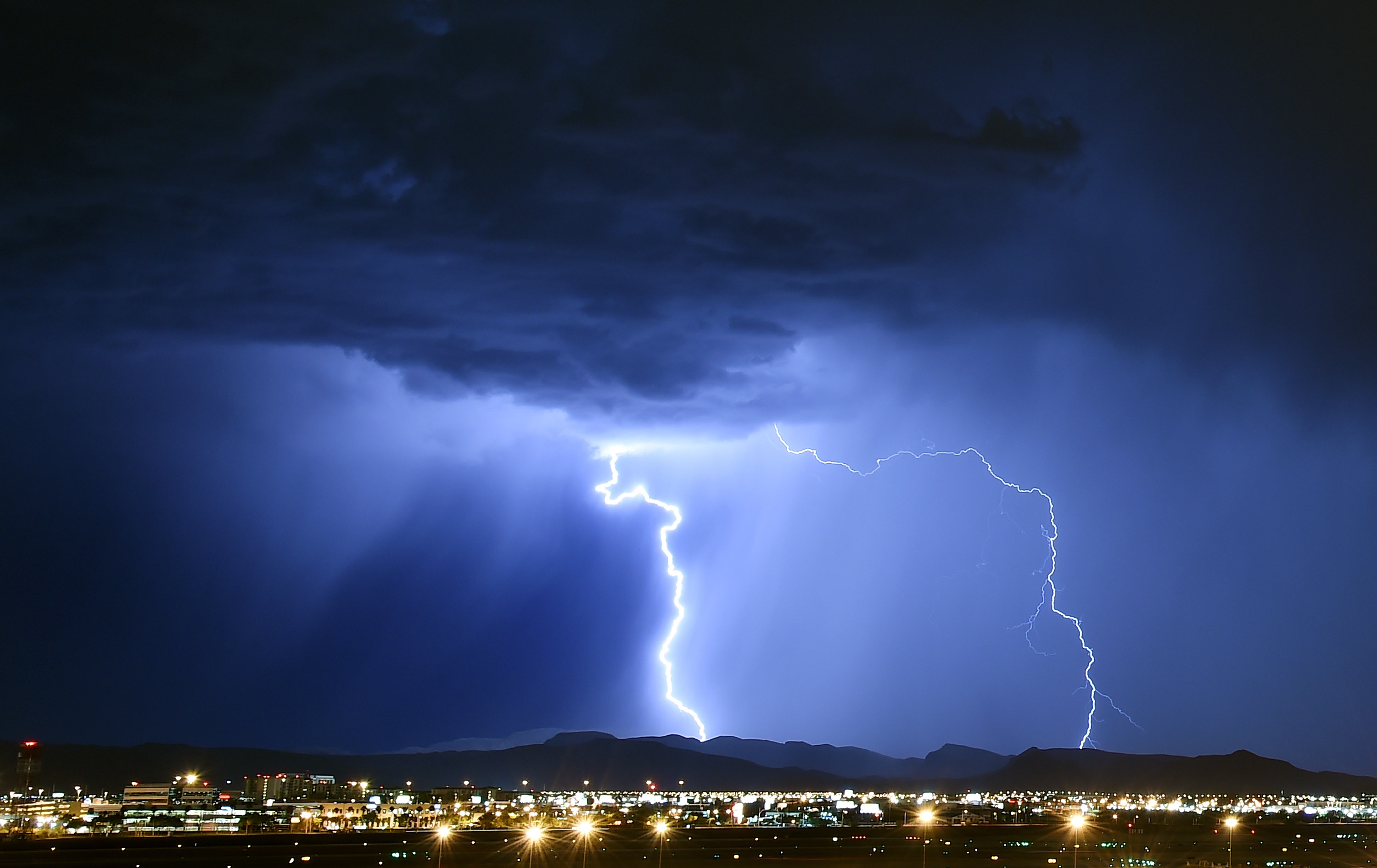 Lightning is not attracted to metal: Top 5 myths of lightning...