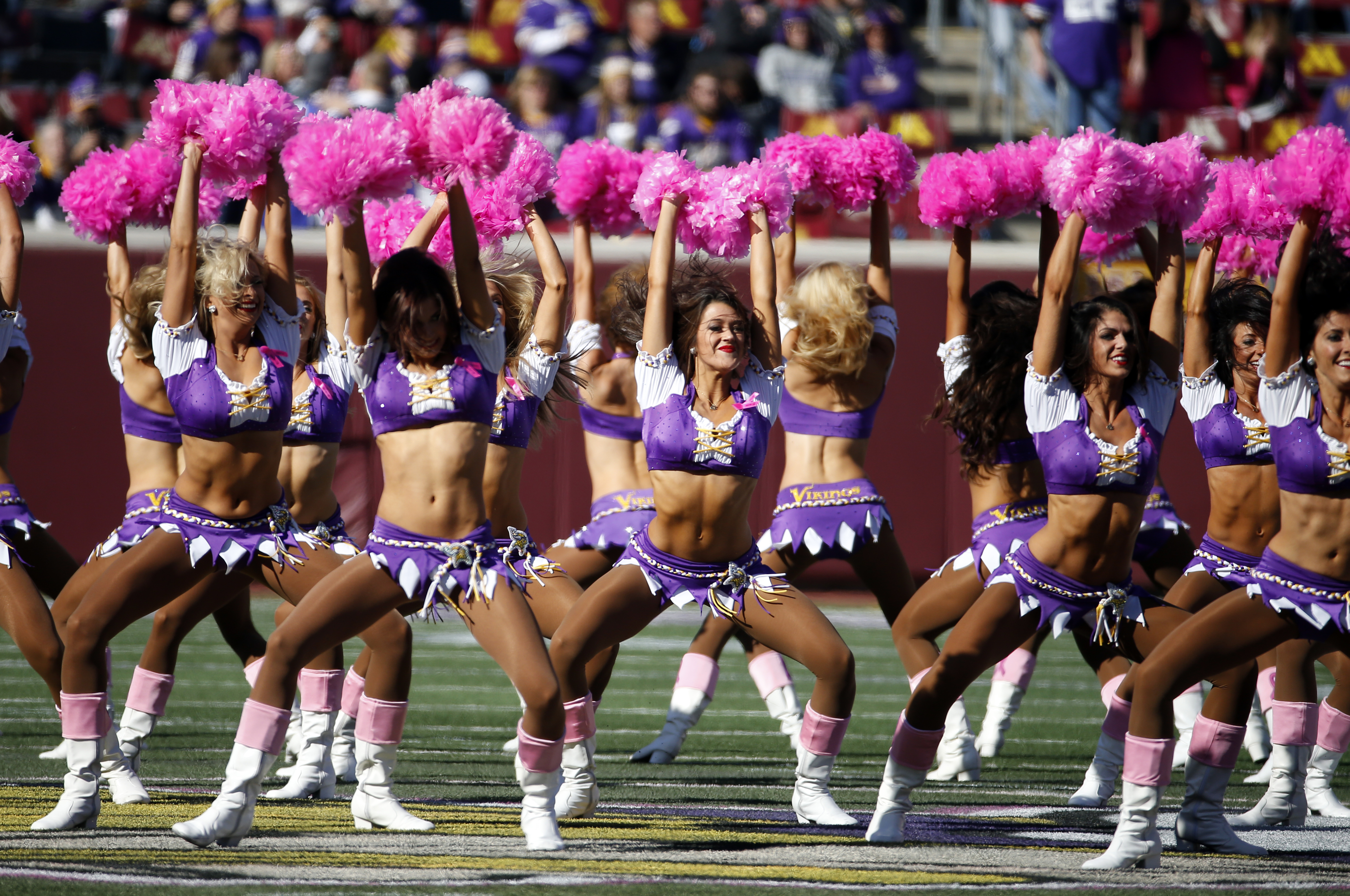 Minnesota Vikings Cheerleader's New Summer Uniform