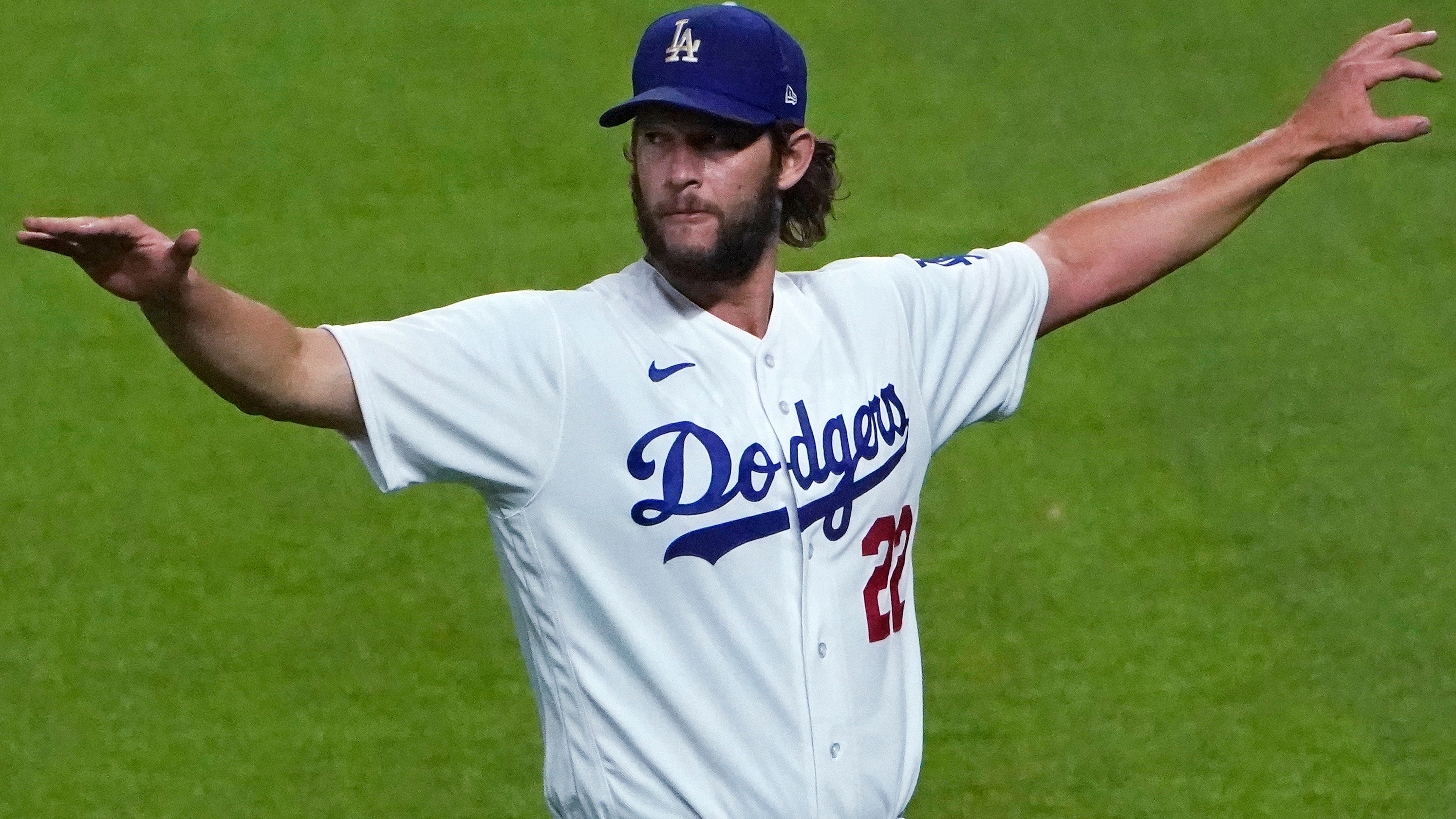 Clayton Kershaw pitches Dodgers past Braves in Game 1