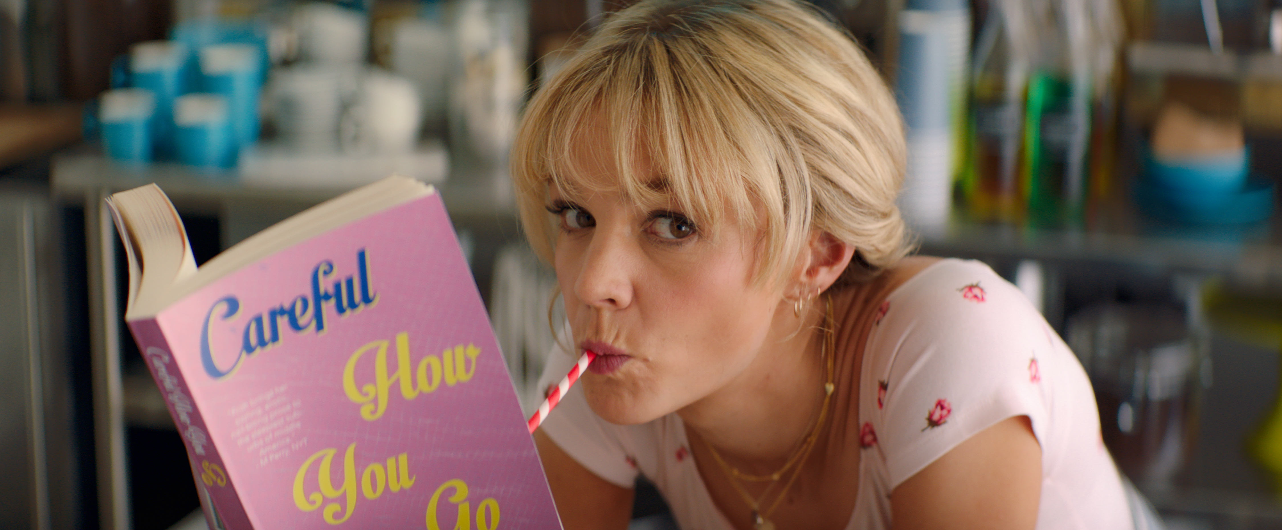 Carey Mulligan stars as "Cassandra" in director Emerald Fennell's PROMISING YOUNG WOMAN, a Focus Features release. (Courtesy of Focus Features/TNS)