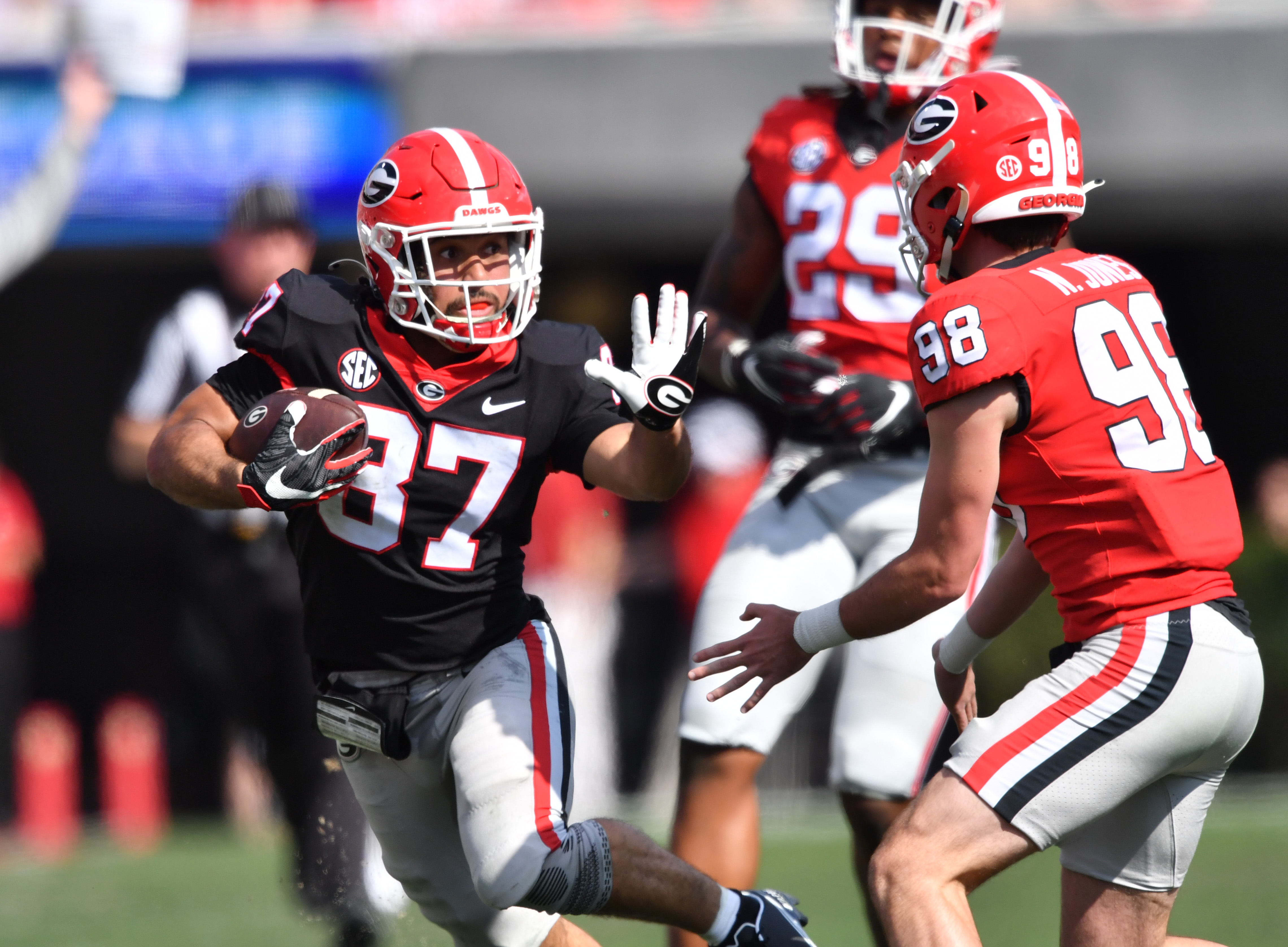 G-Day: Red beats black, Uga XI gets collared