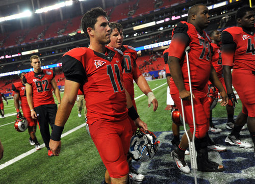 September 3, 2011: Georgia's Orson Charles catches a pass during the  Chick-Fil-A Kickoff Game between the Georgia Bulldogs and the Boise State  Broncos at the Georgia Dome in Atlanta, Georgia. Boise State