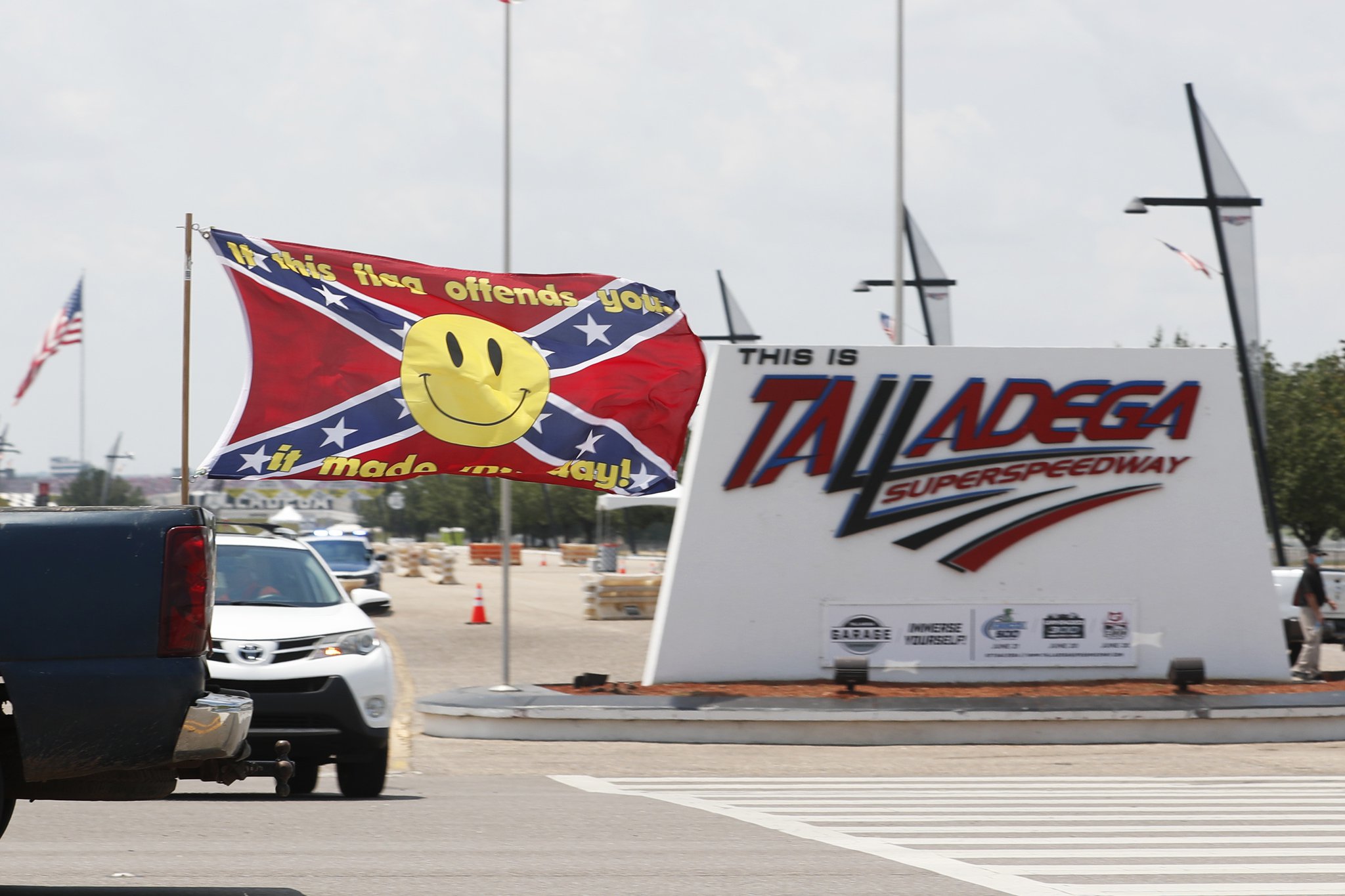 Buy Atlanta Braves Car Flag