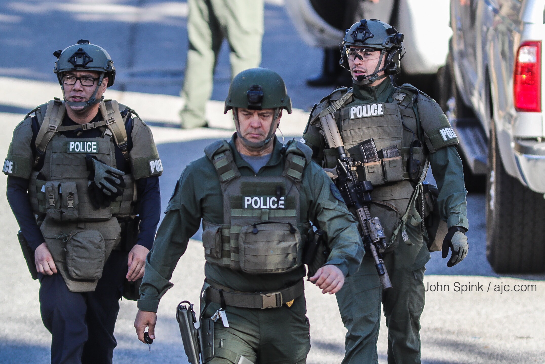 A SWAT team was on Cordite Loop in Snellville Monday morning. JOHN SPINK / JSPINK@AJC.COM