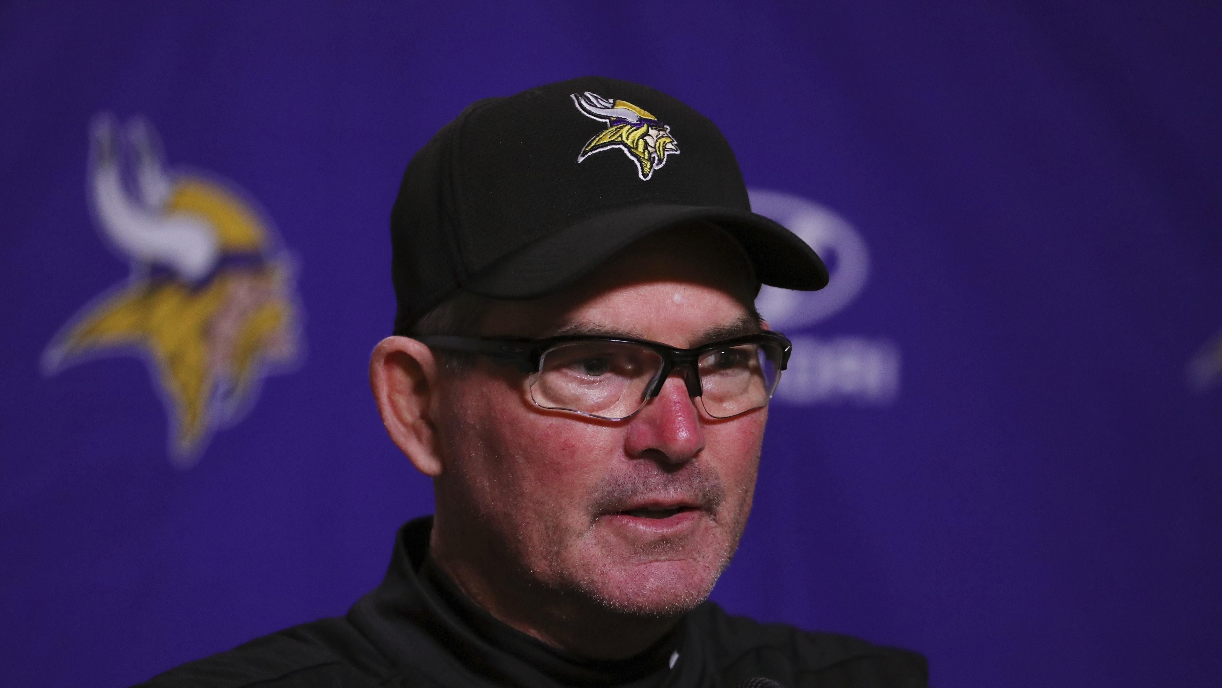 Minnesota Vikings: Mike Zimmer helping offensive line anticipate