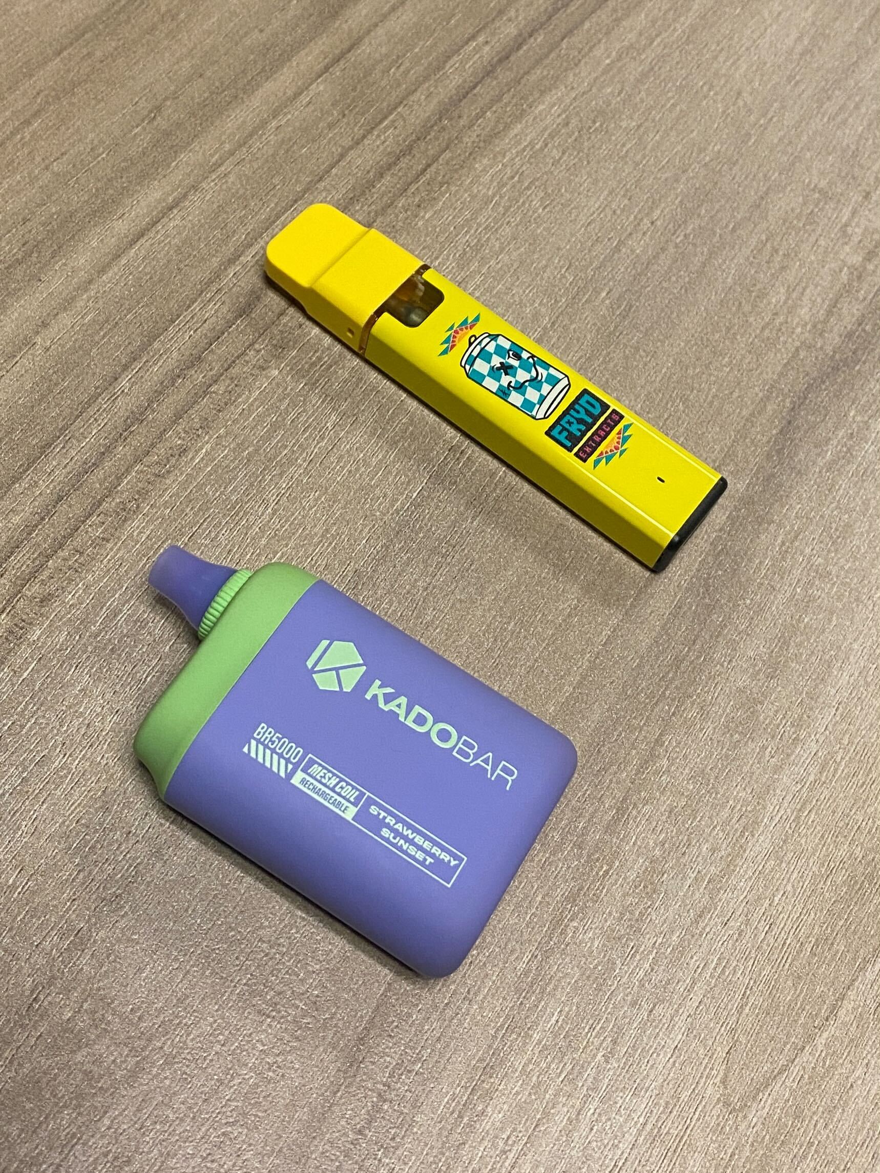 cigarette to vape transition, Nicotine Salt vape, RELX ACE 20000 disposable vape, Isgo Bar 10000 disposable vape, vaping cigarette substitute - Georgia schools struggle to control vaping among students ...