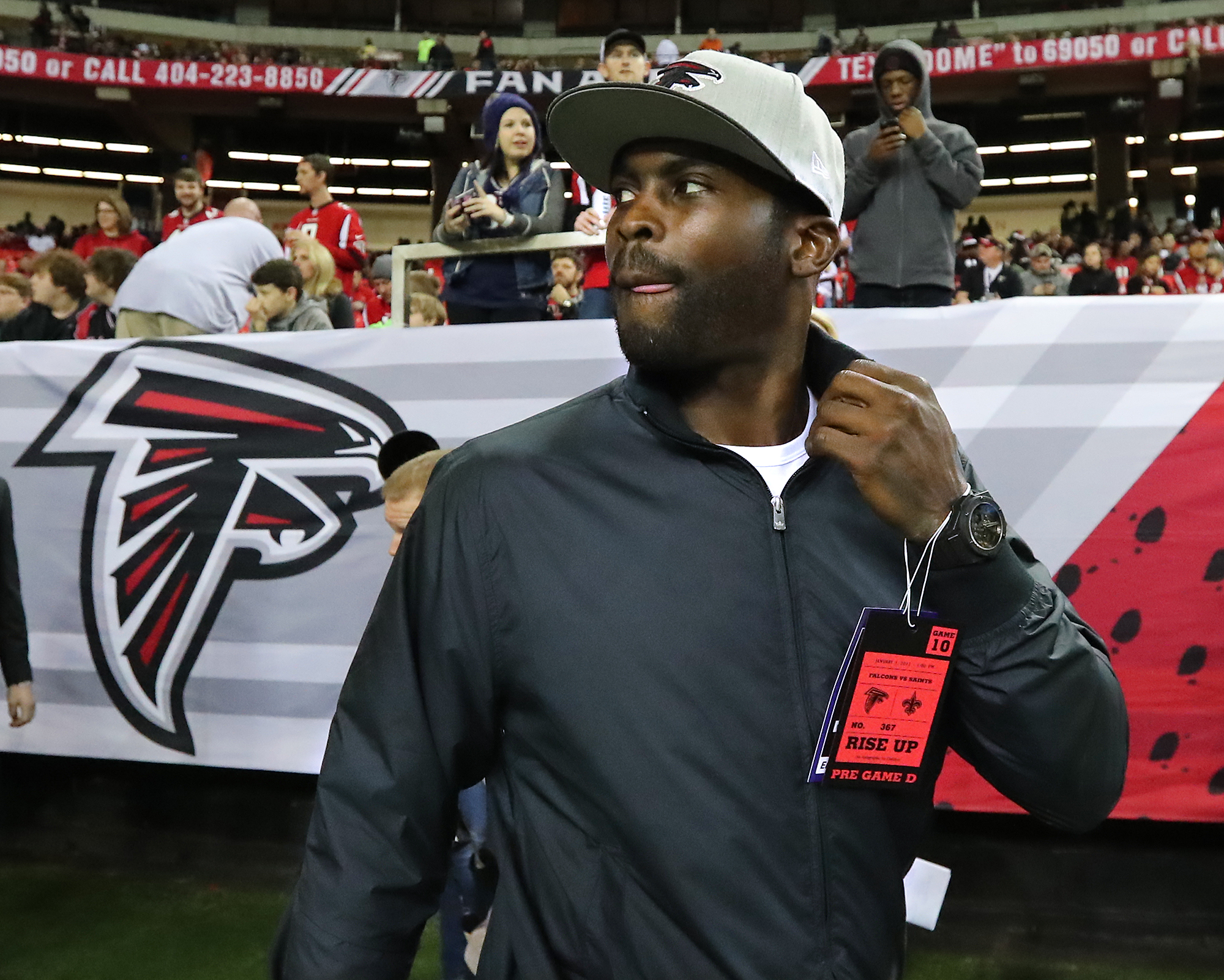 Michael Vick would 'love to' coach in the NFL