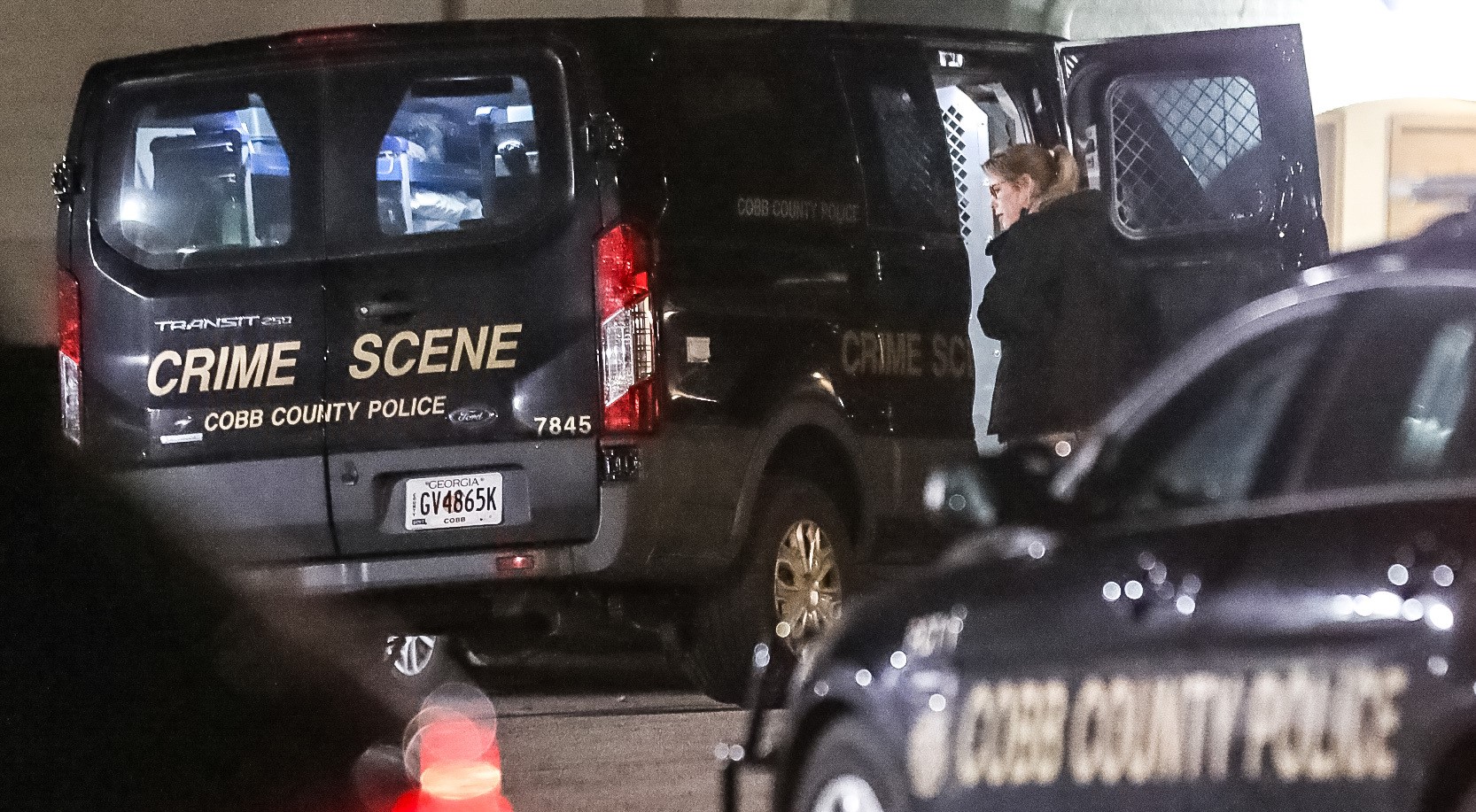 1 dead, 1 injured in shooting at Mableton apartment complex