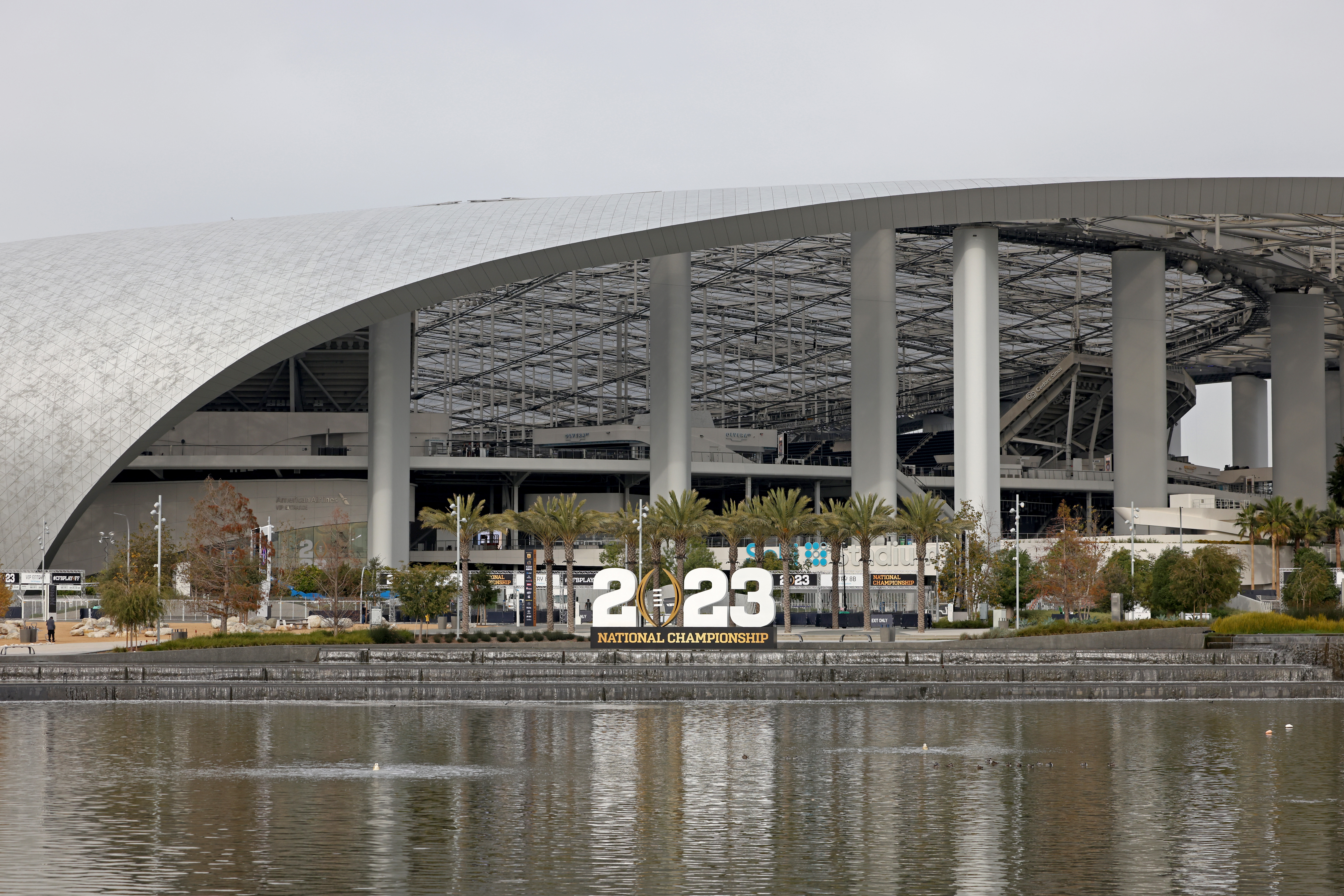 No tailgating allowed at So-Fi Stadium before Georgia vs. TCU