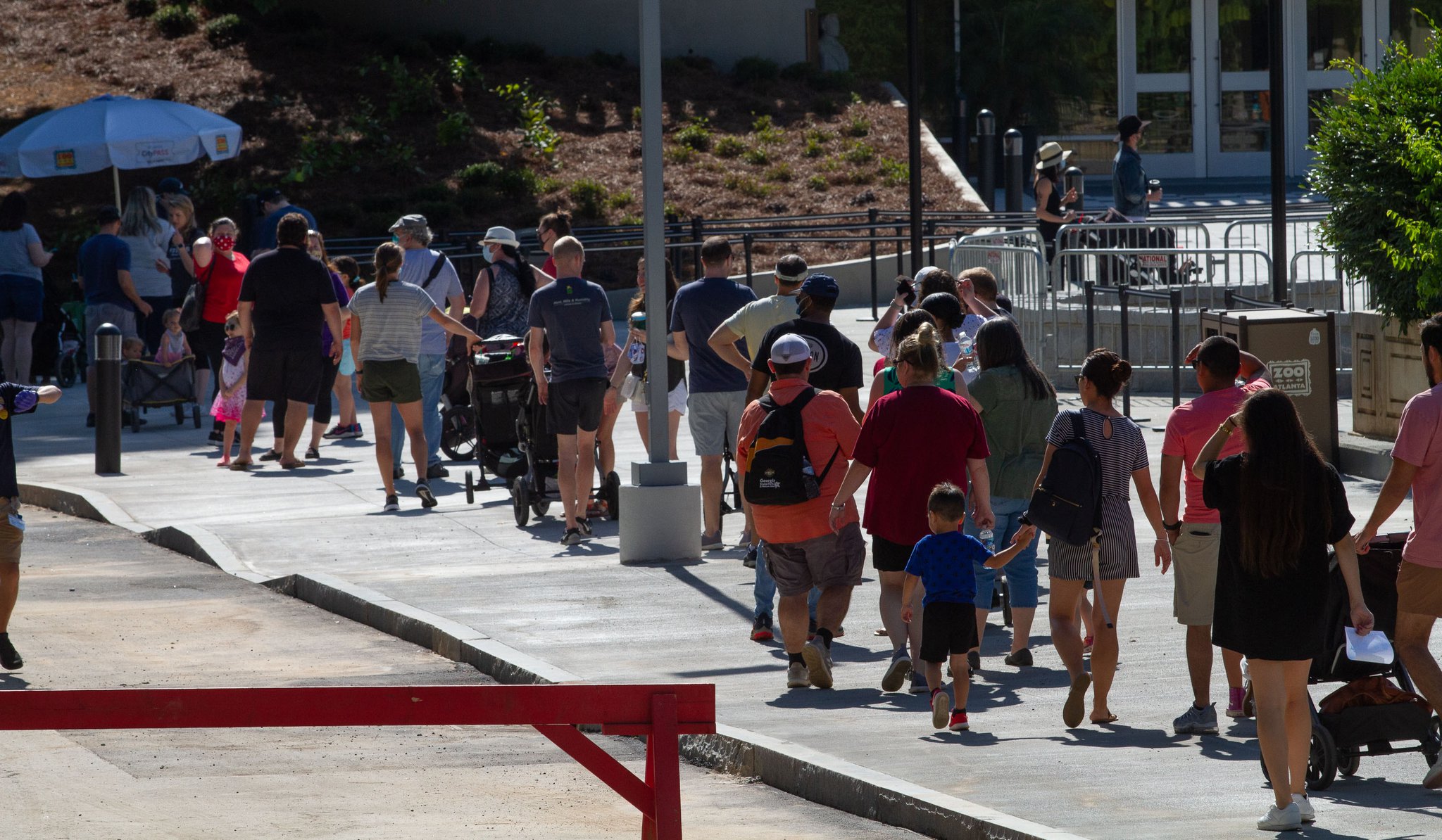People line up to enter Zoo Atlanta on Saturday, May 16, 2020. The zoo is letting 150 people enter the zoo every half-hour. STEVE SCHAEFER FOR THE ATLANTA JOURNAL-CONSTITUTION