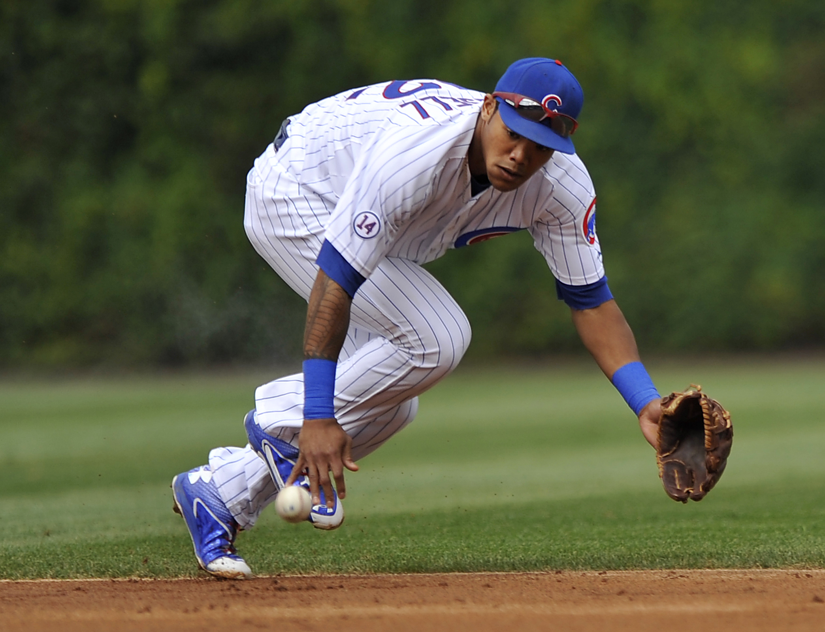 Cubs' Joe Maddon 'eager' to see Starlin Castro transition to 2B