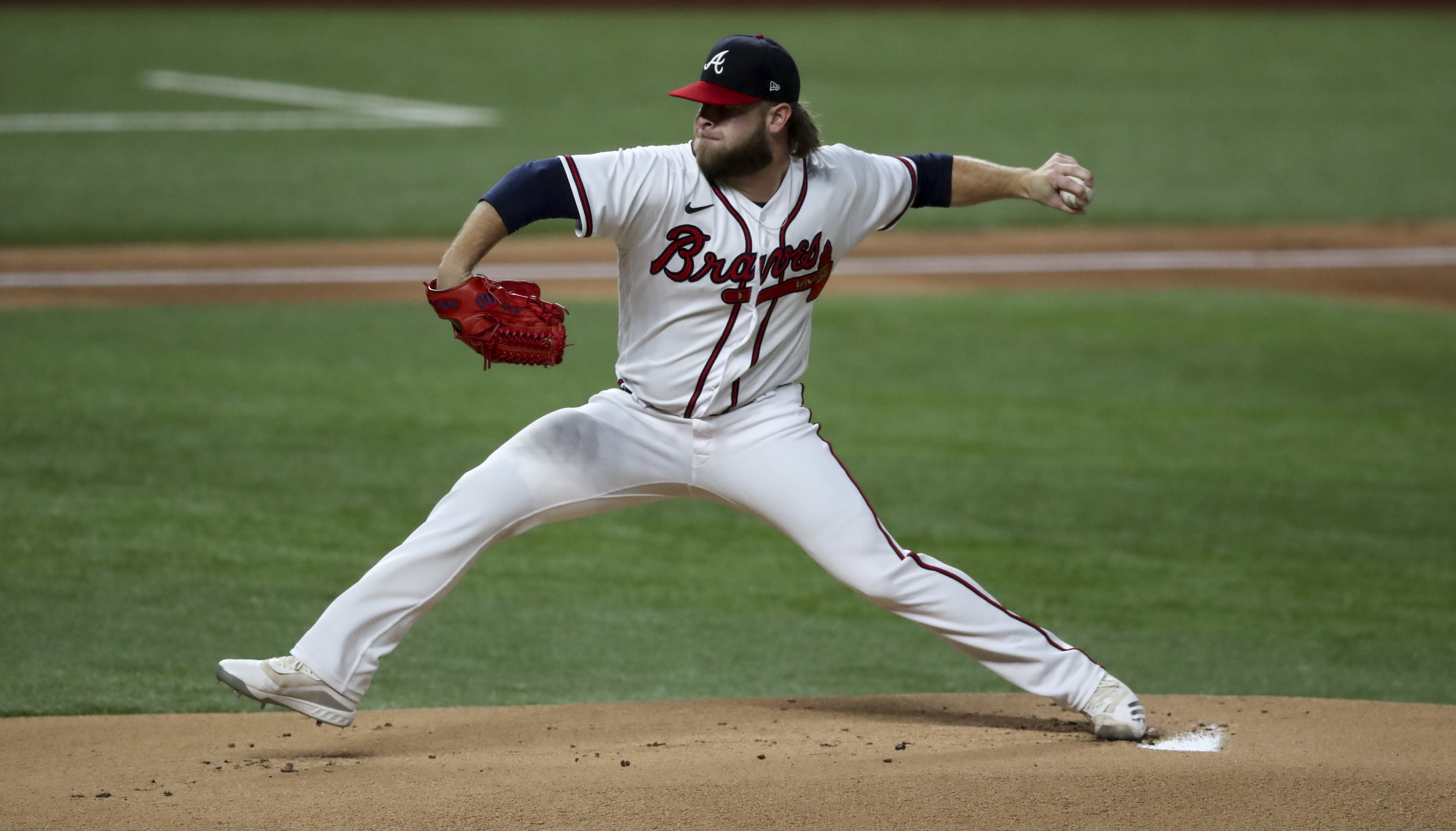Braves' A.J. Minter thrives in first professional start