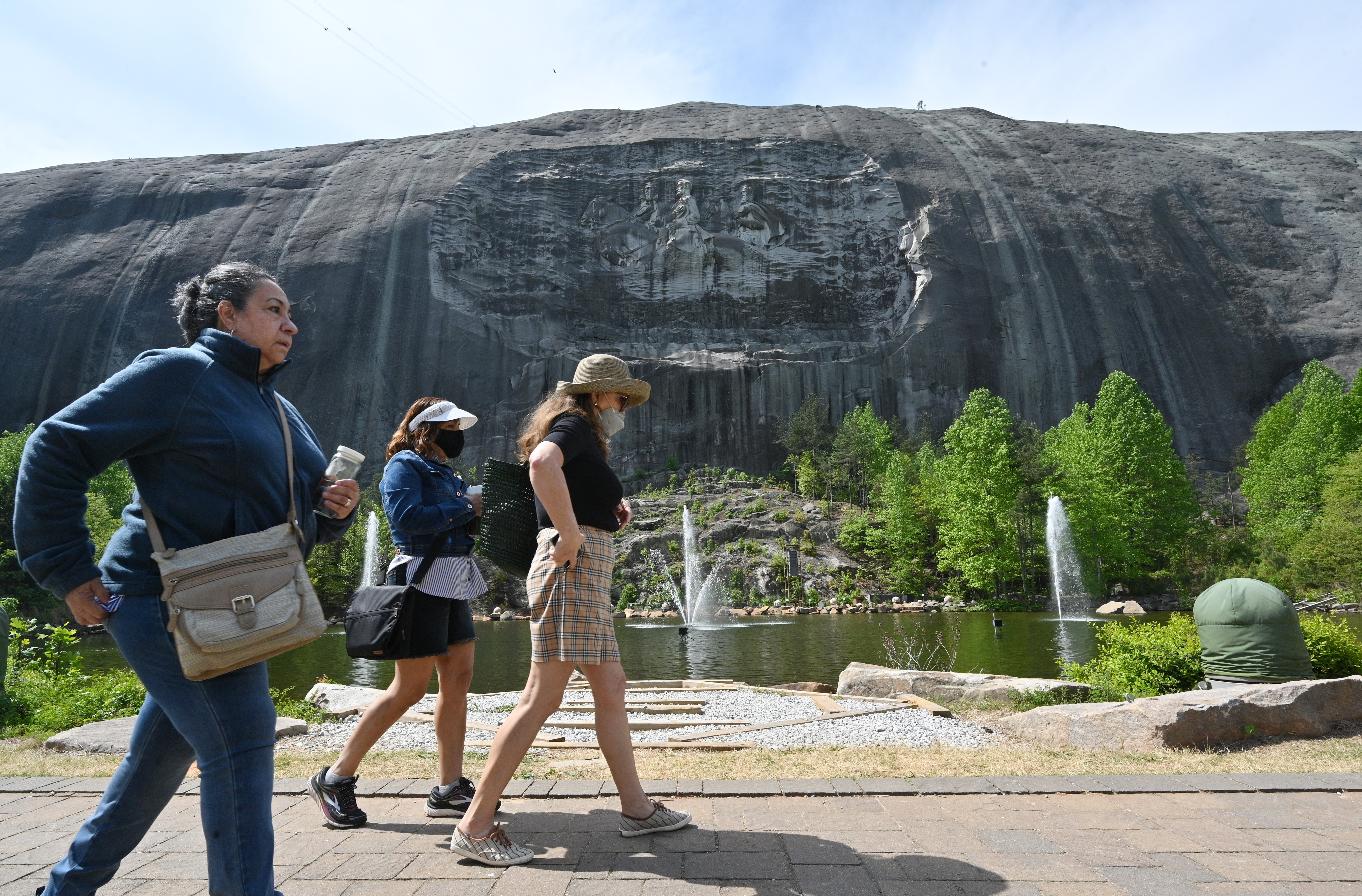 are dogs allowed in stone mountain park