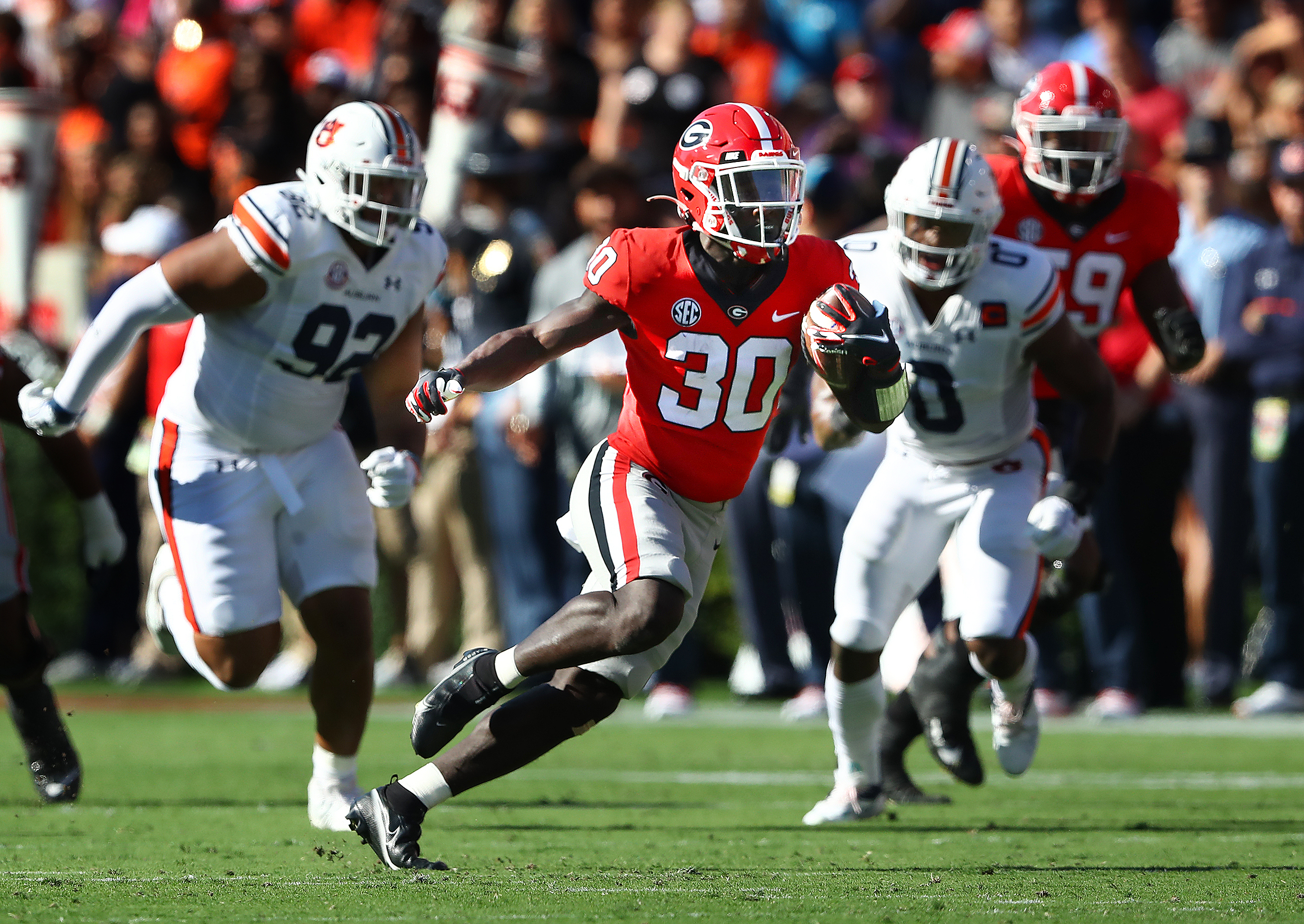 LOOK: First look of former Georgia running back James Cook in