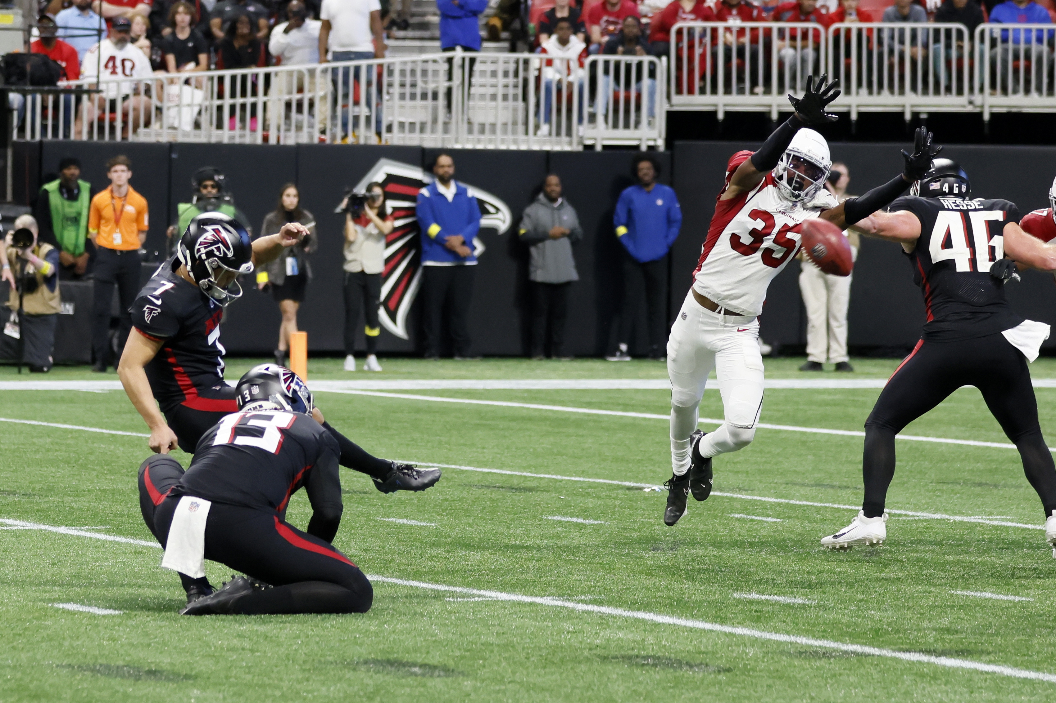 Falcons: Mykal Walker, Jaylinn Hawkins expected to be key contributors on  special teams 