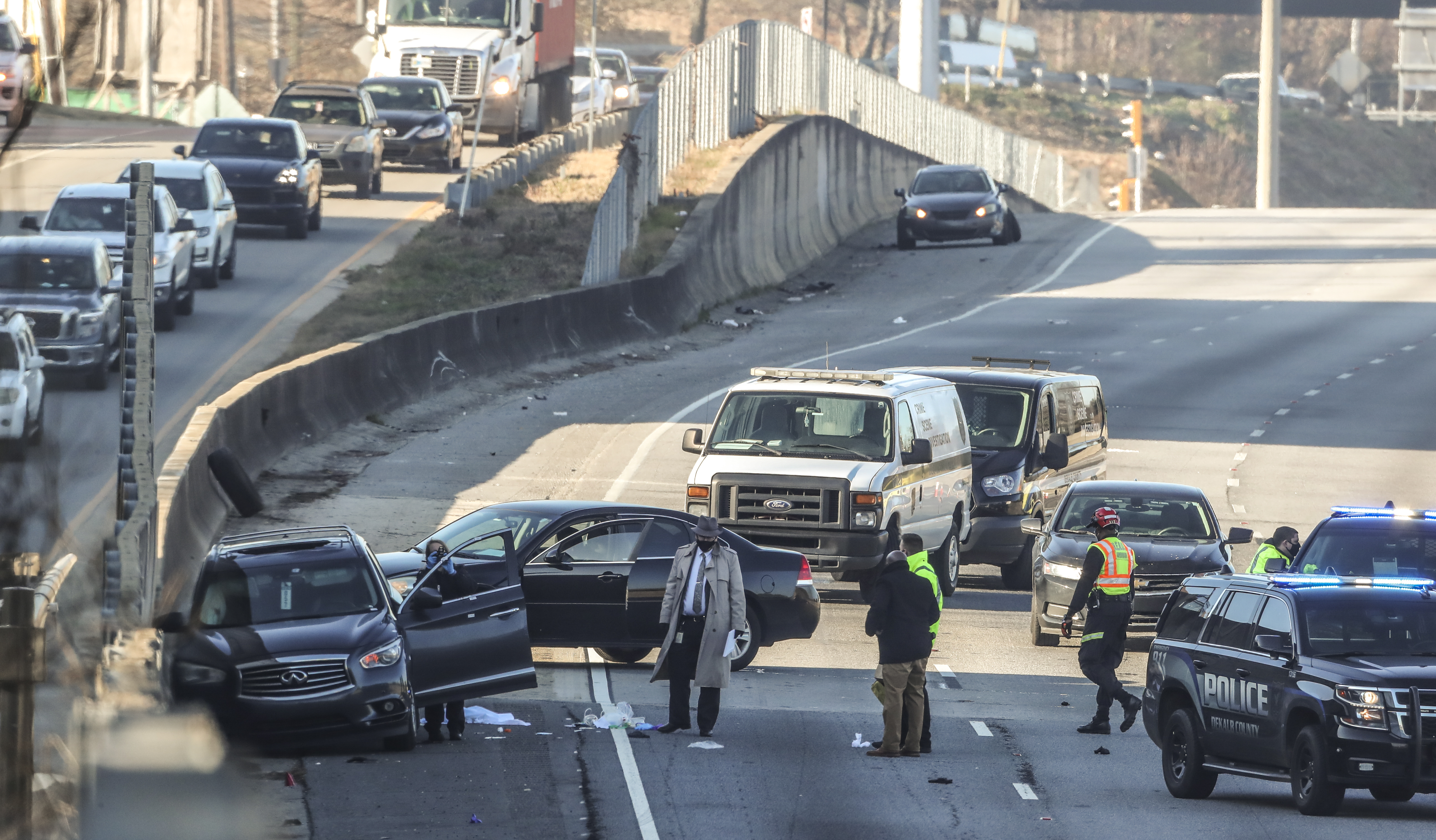 January 14, 2021 Atlanta: A man was shot to death inside a car on I-85 in DeKalb County on Thursday morning, Jan. 21, 2021 prompting an investigation that closed the interstate for hours. Gunfire from the incident also damaged a nearby Children’s Healthcare of Atlanta building, officials said. John Spink / jspink@ajc.com