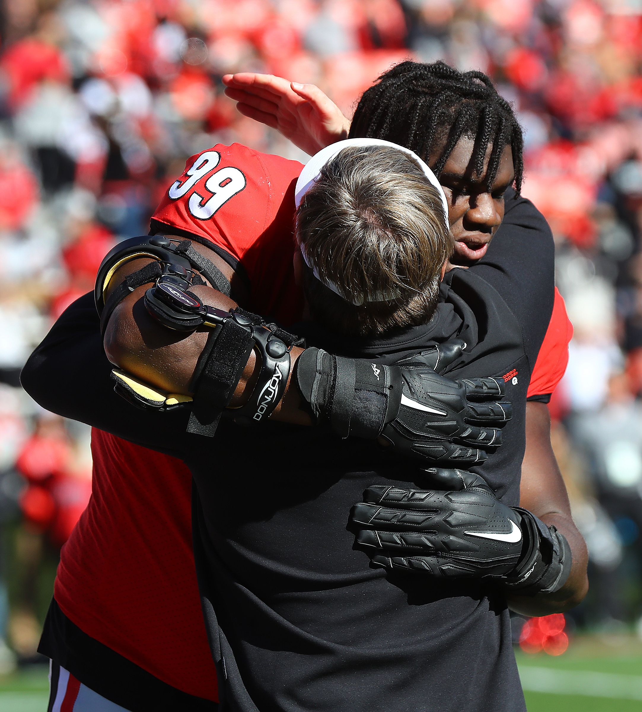 Watch) Jordan Davis rewarded with touchdown run on Senior Day