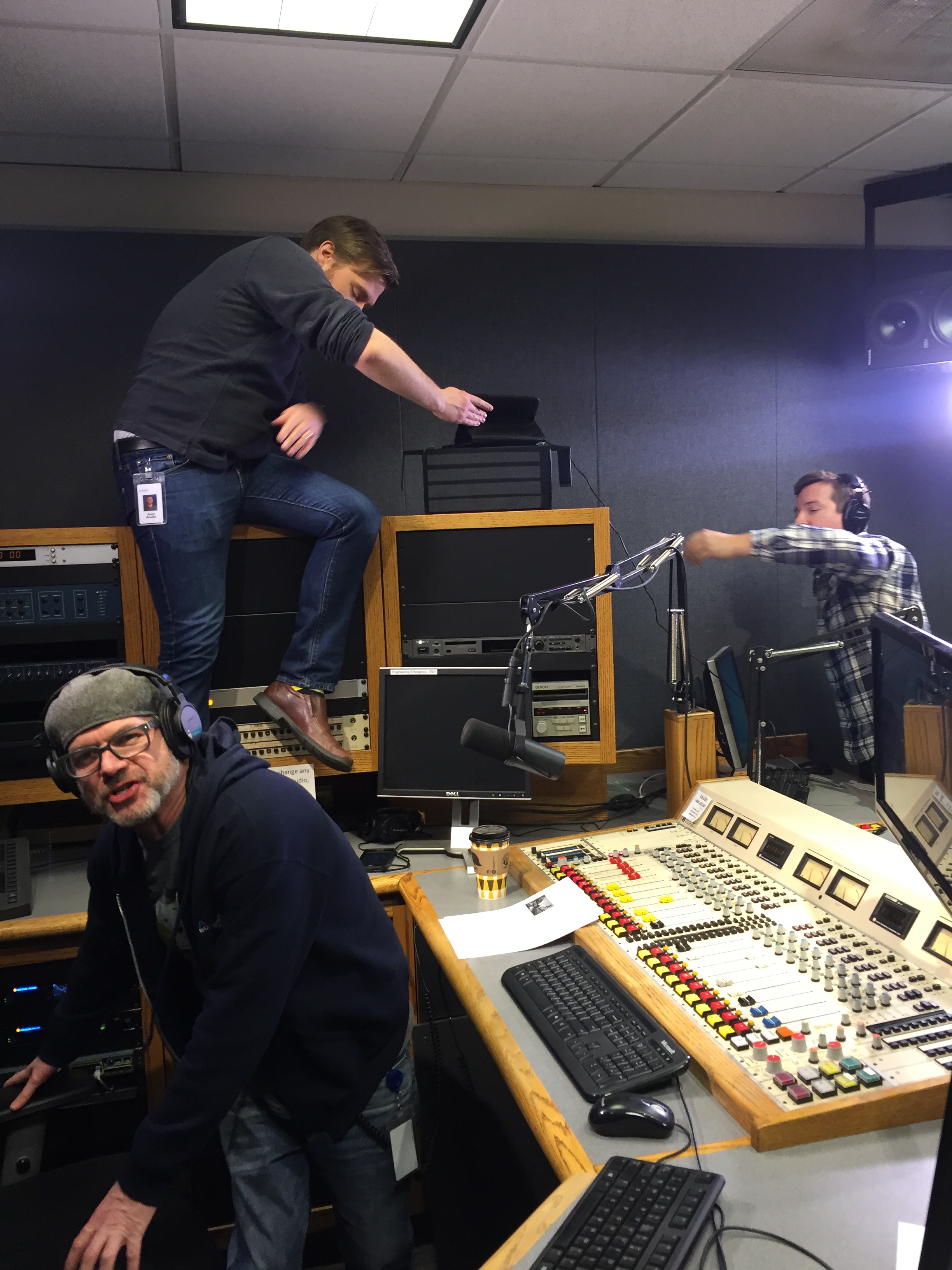 Greg Russ (upper left) sets up a Facebook Live video. English Nick (bottom left) joins the second hour. CREDIT: Rodney Ho/ rho@ajc.com