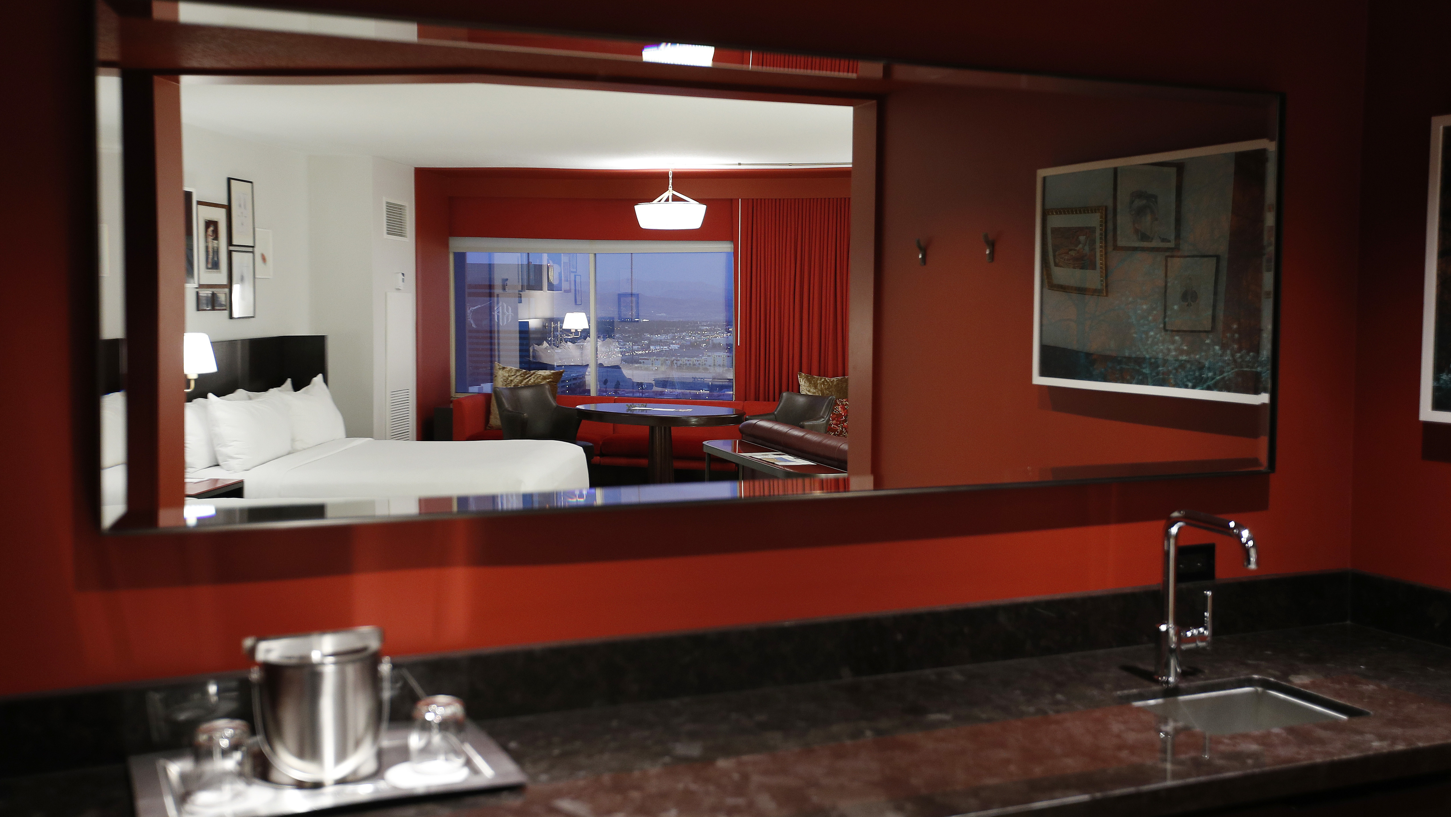 Las Vegas' overhauled Monte Carlo transforming into Park MGM, image size:5050x2843