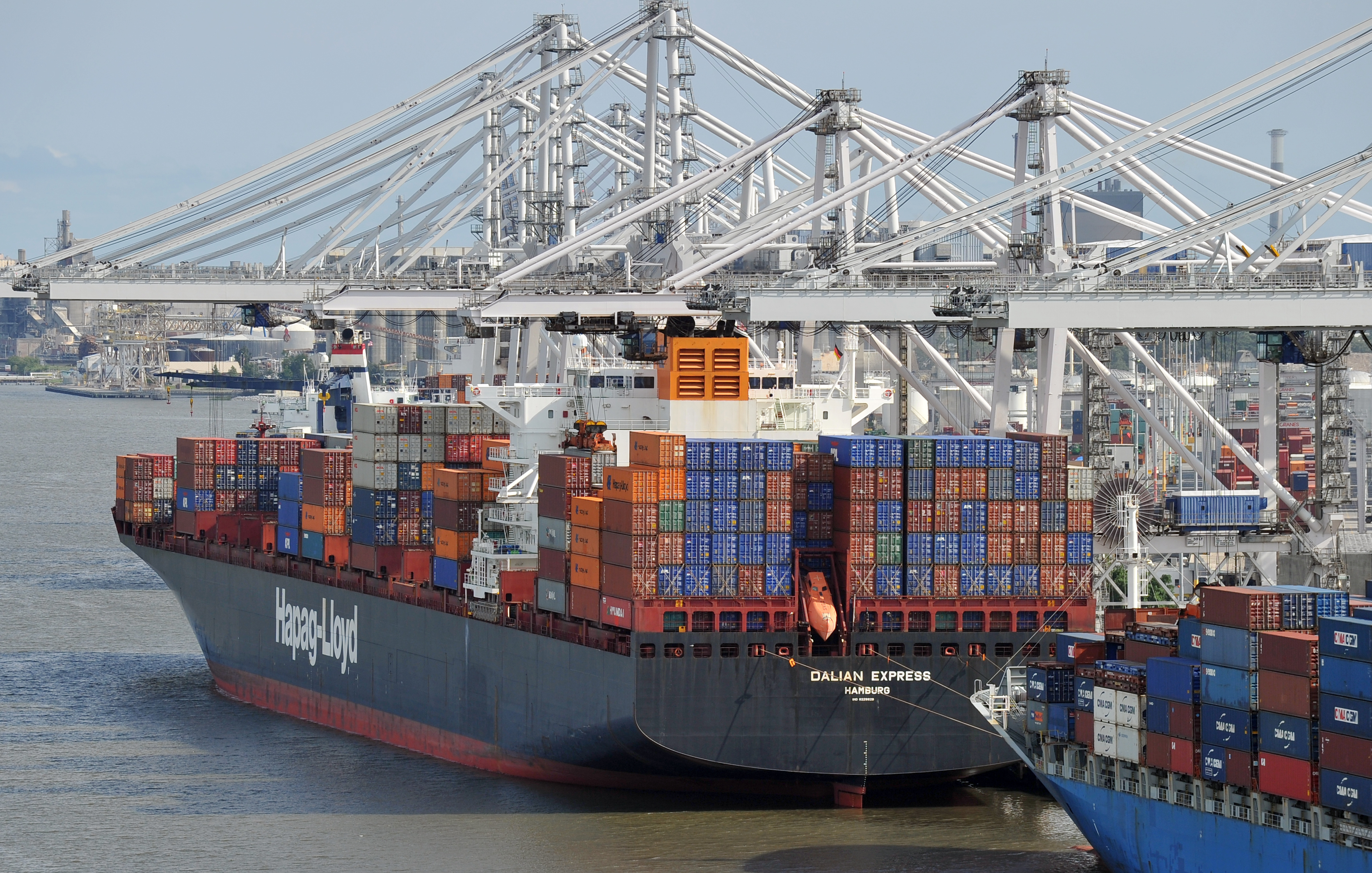 retiring-georgia-ports-chief-leaves-with-boatload-in-compensation
