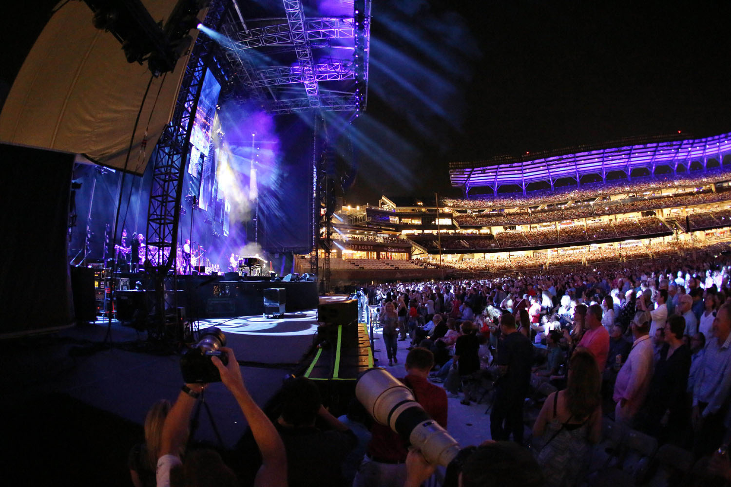 Atlanta Braves' brass discuss SunTrust Park issues at Billy Joel concert