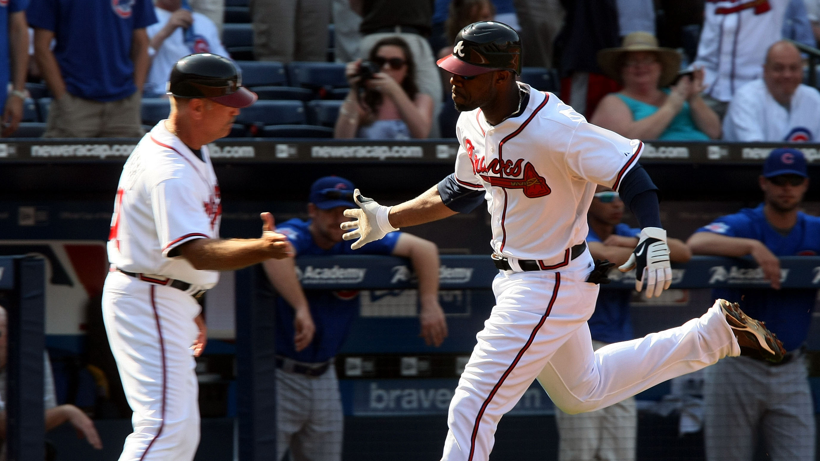 Torre, Stargell homer in Braves' debut in Atlanta