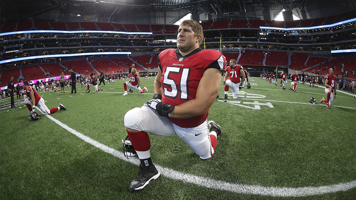 49ers sign 6-time Pro Bowl C Alex Mack to 3-year deal