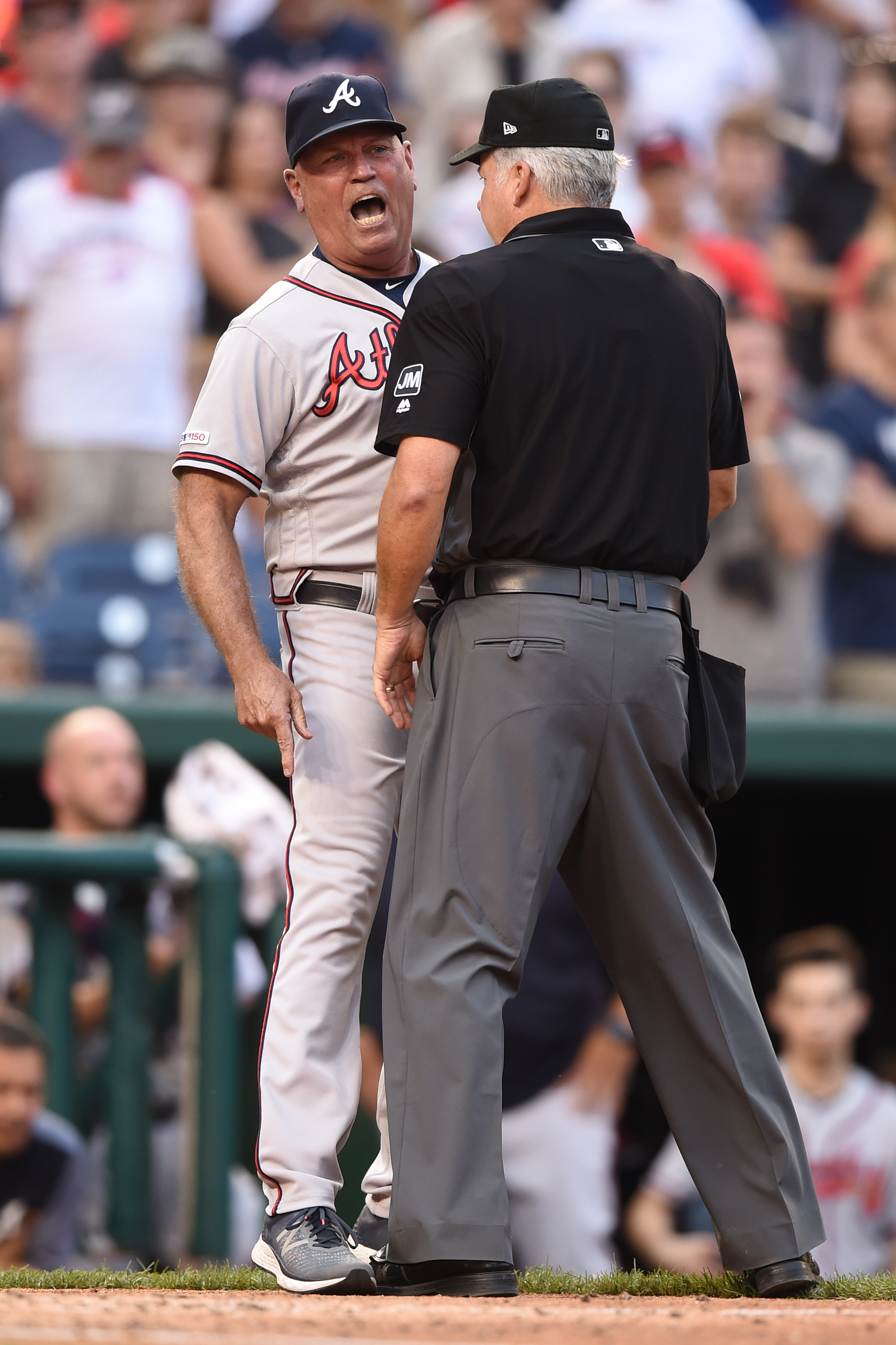 Atlanta Braves' Culberson suffers facial fractures after taking pitch to  face on bunt attempt, team says