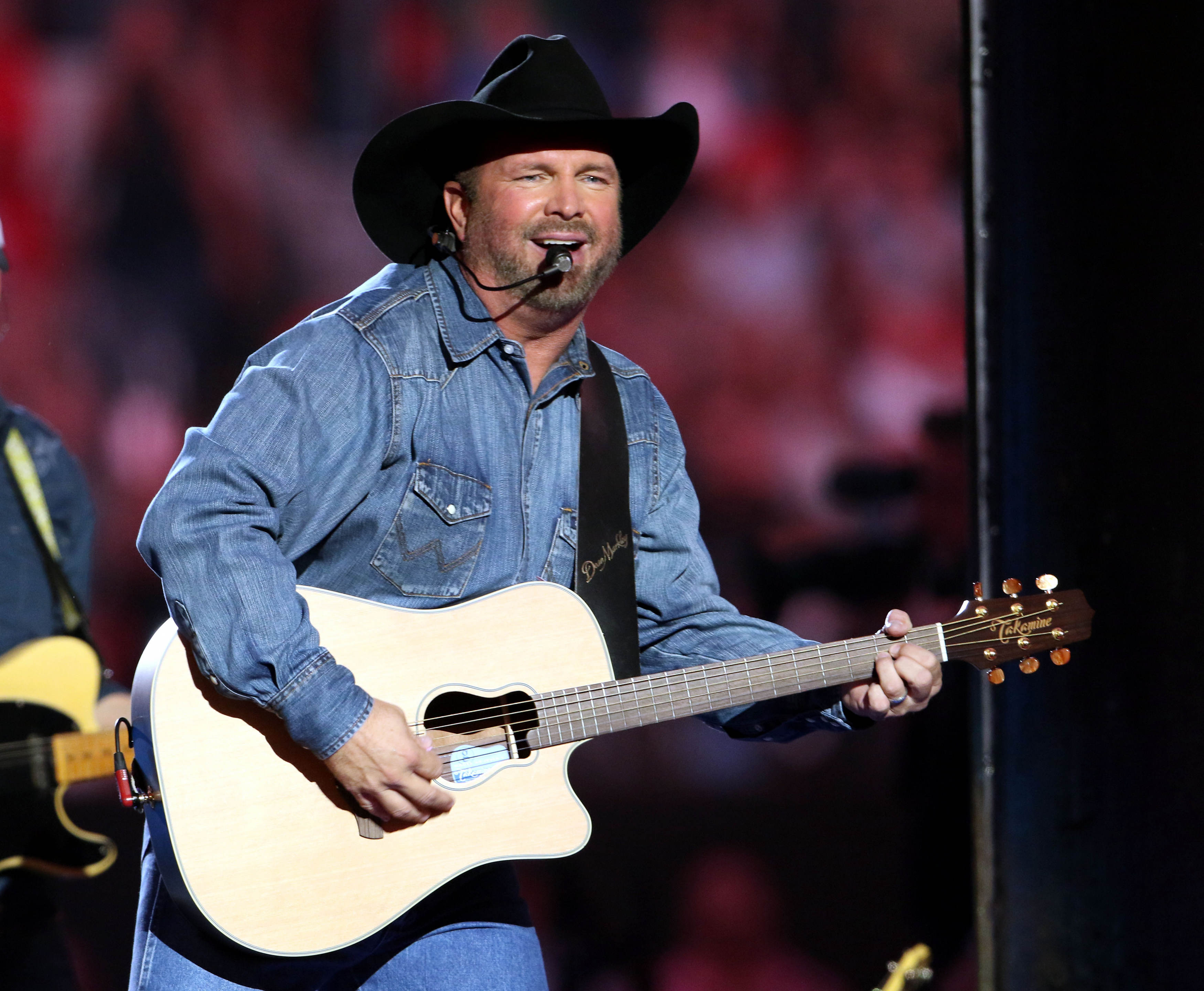 Garth Brooks set to be first concert at Mercedes-Benz Stadium in Atlanta -  Atlanta Business Chronicle